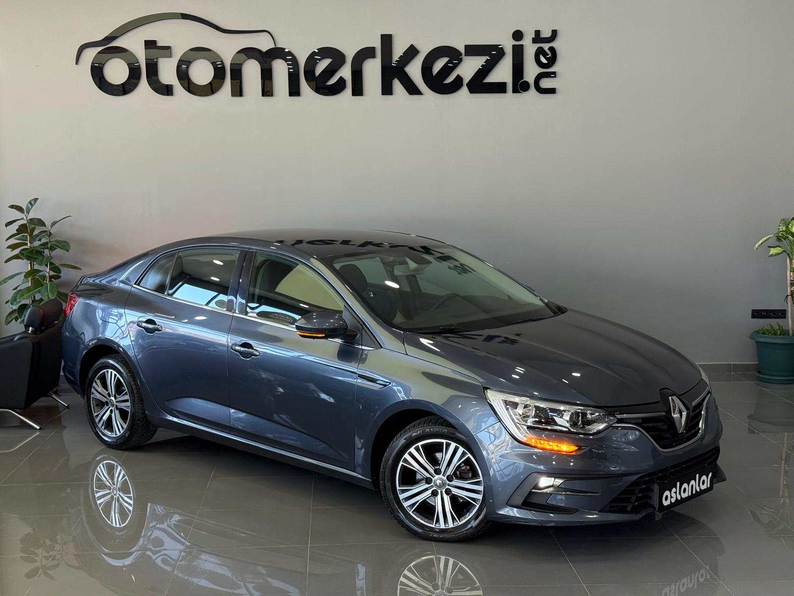 RENAULT MEGANE 9