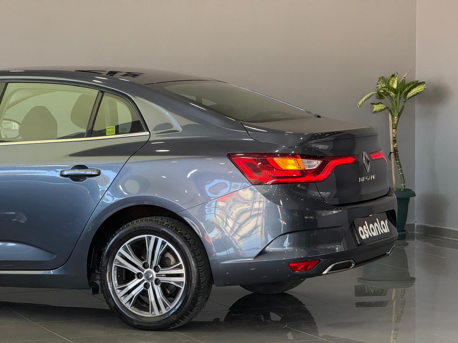 RENAULT MEGANE 33