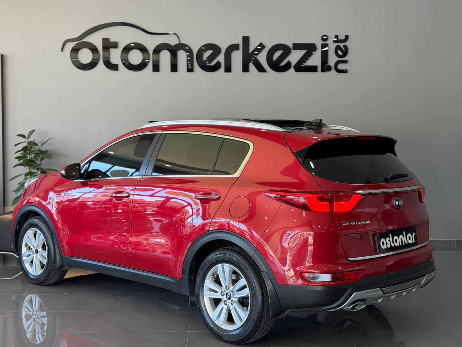KIA SPORTAGE 8