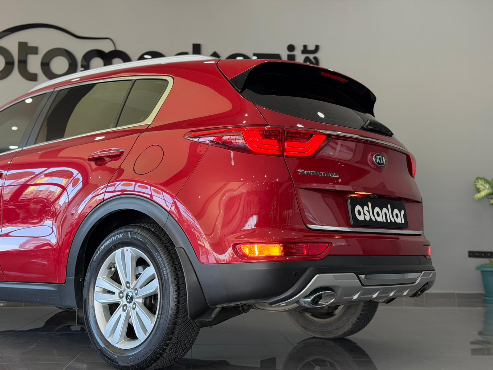 KIA SPORTAGE 10