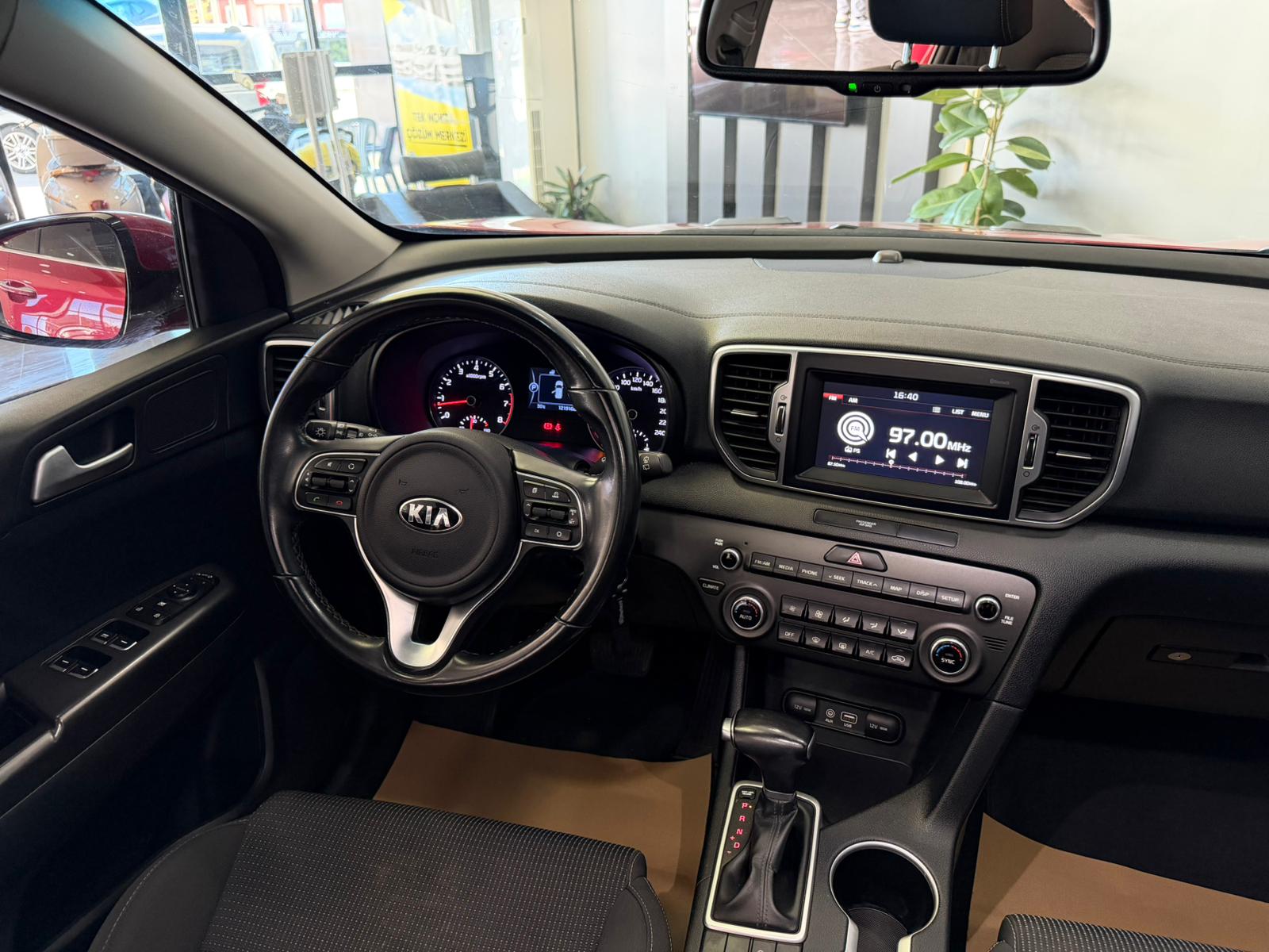 KIA SPORTAGE 19