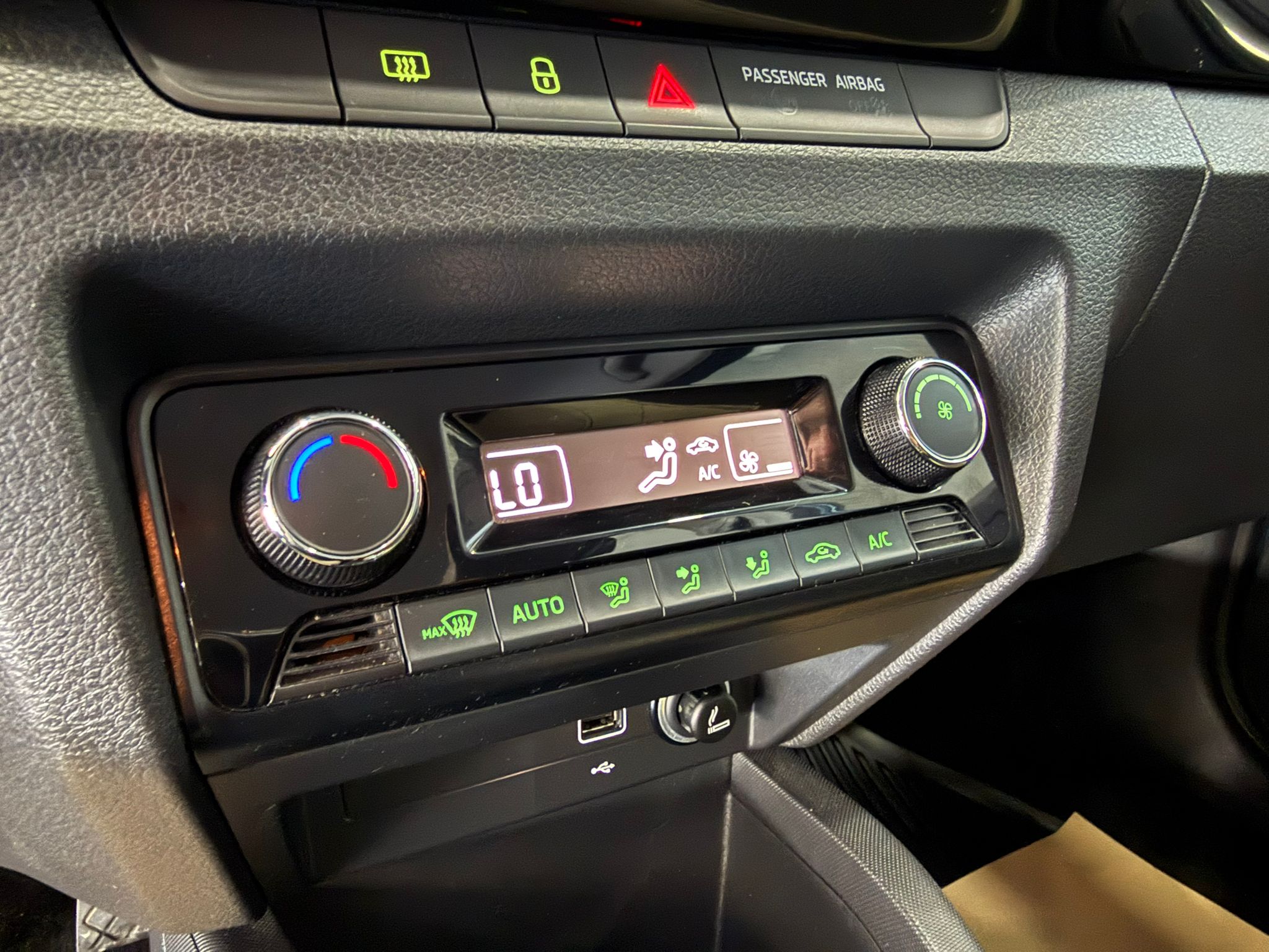 SKODA FABIA 27
