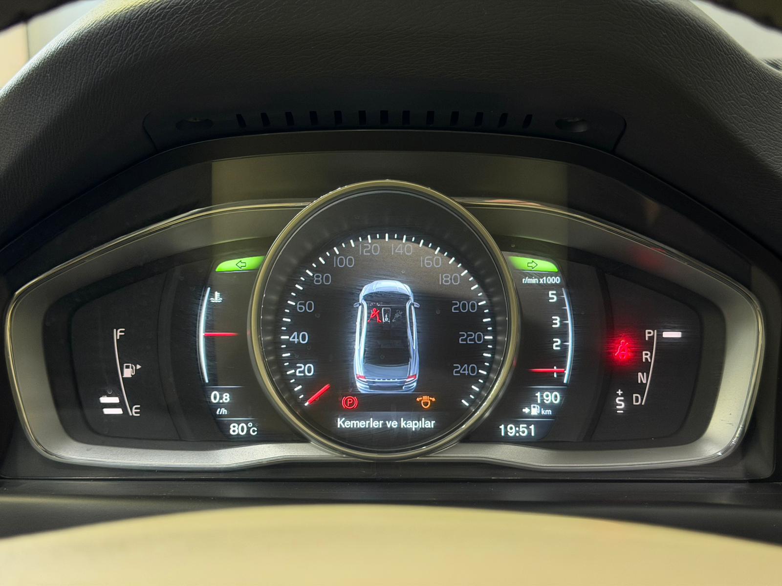 VOLVO S80 3