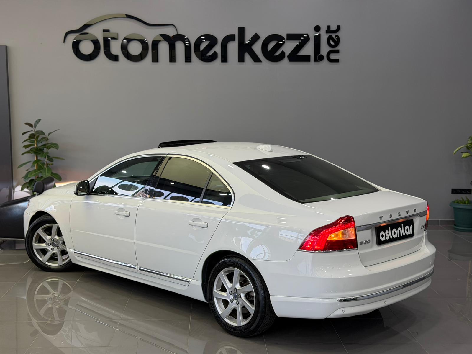 VOLVO S80 16