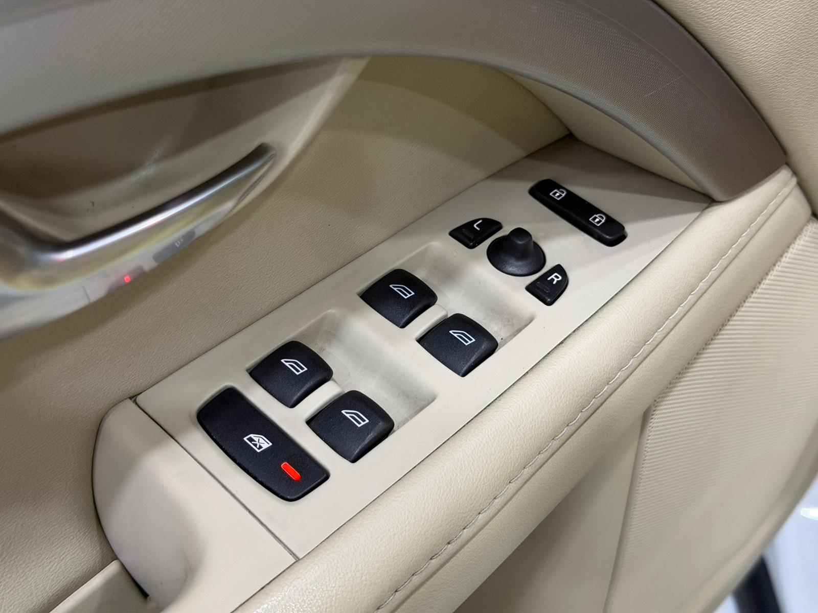 VOLVO S80 21