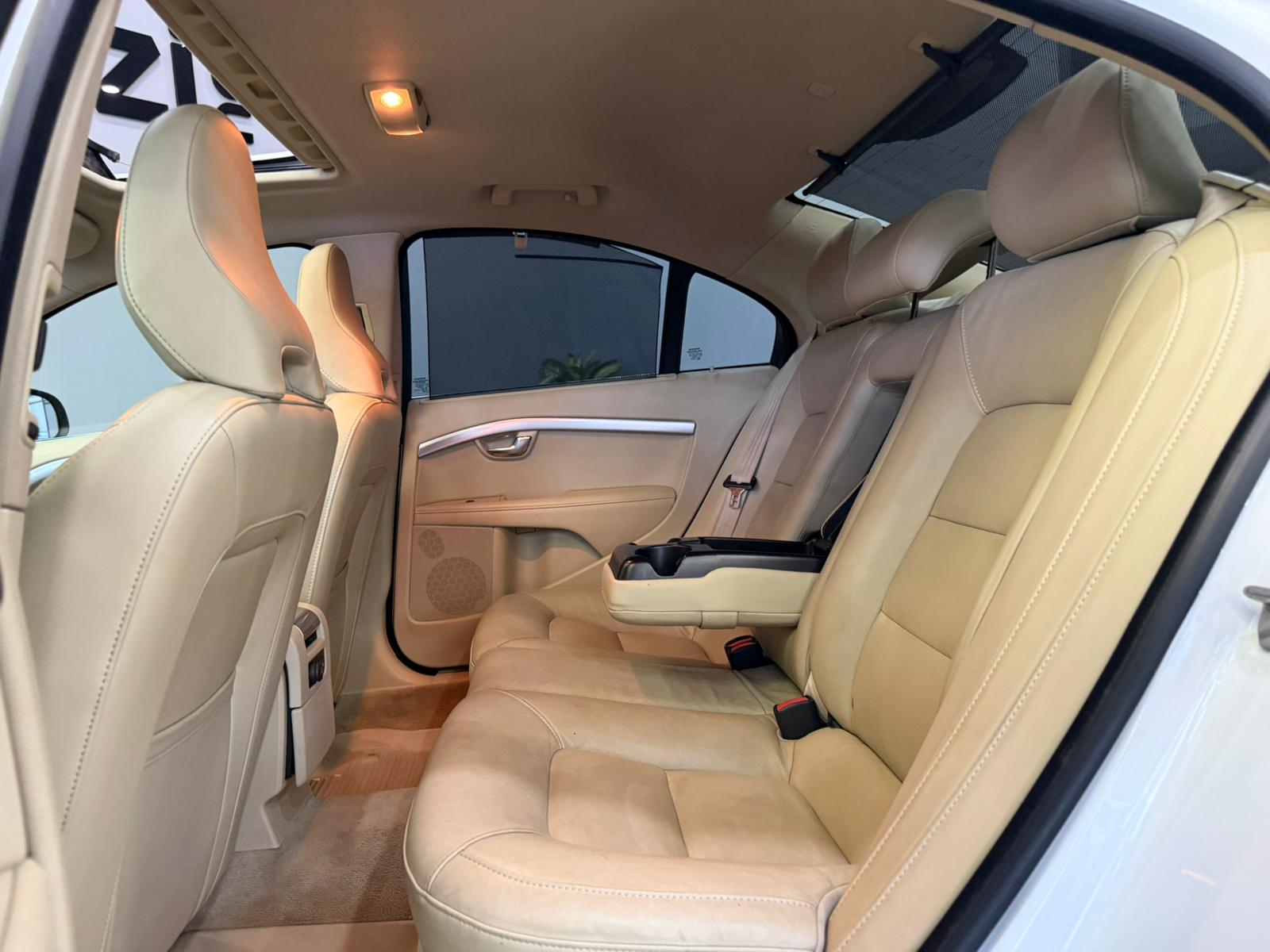 VOLVO S80 24