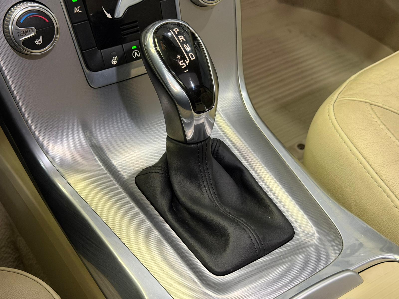 VOLVO S80 28