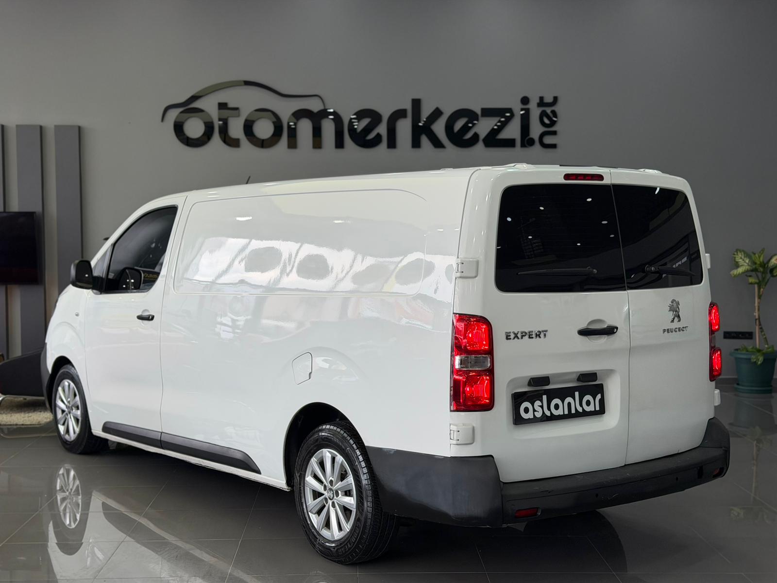 PEUGEOT EXPERT 9