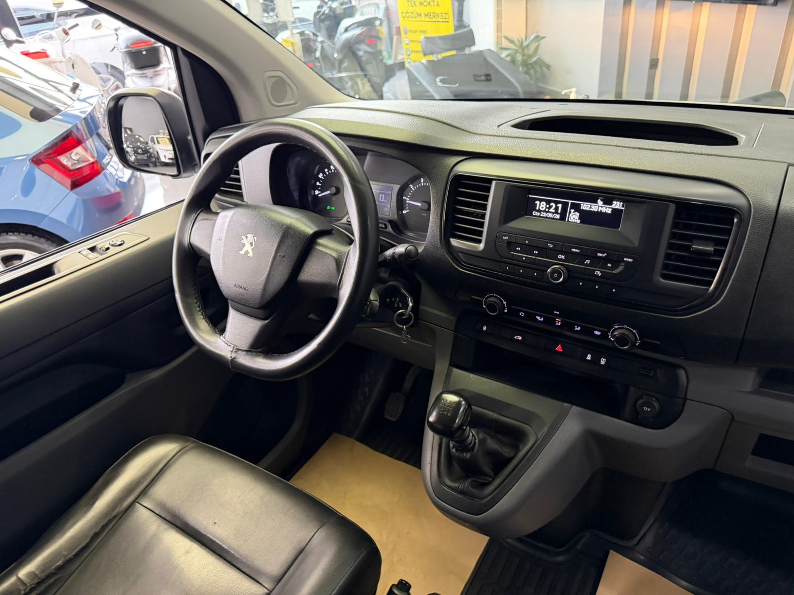 PEUGEOT EXPERT 19