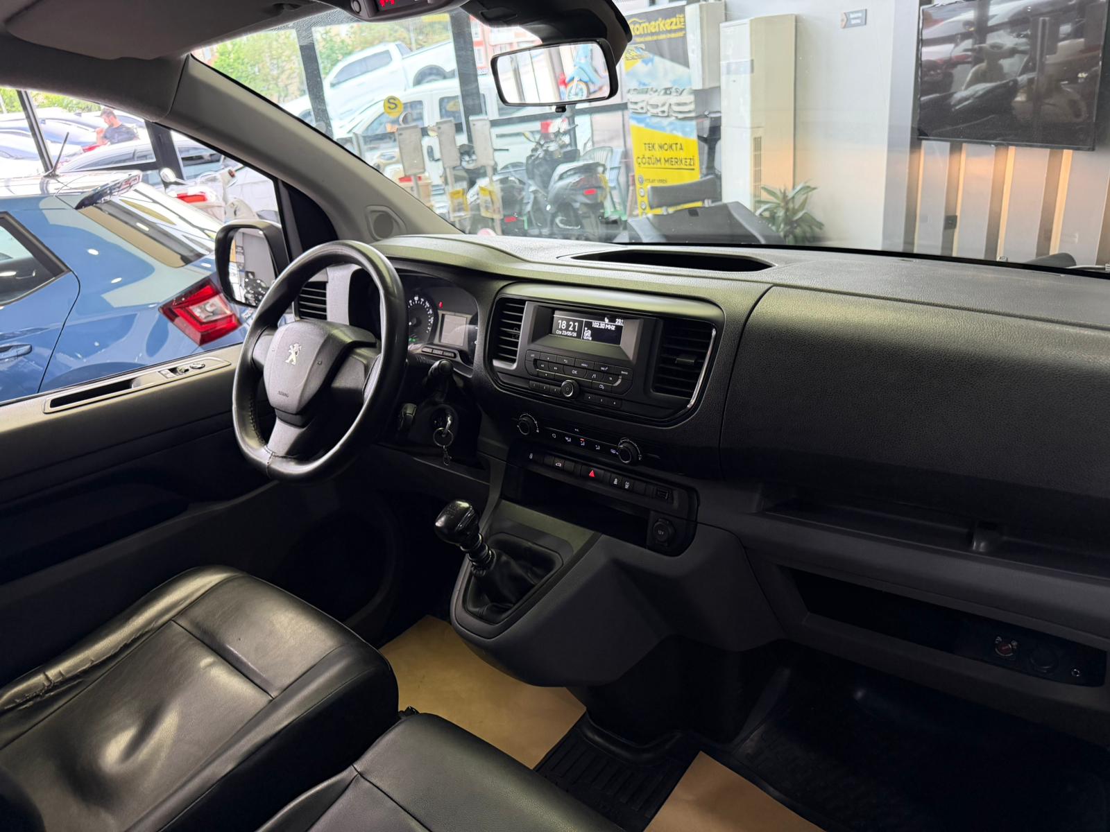 PEUGEOT EXPERT 26