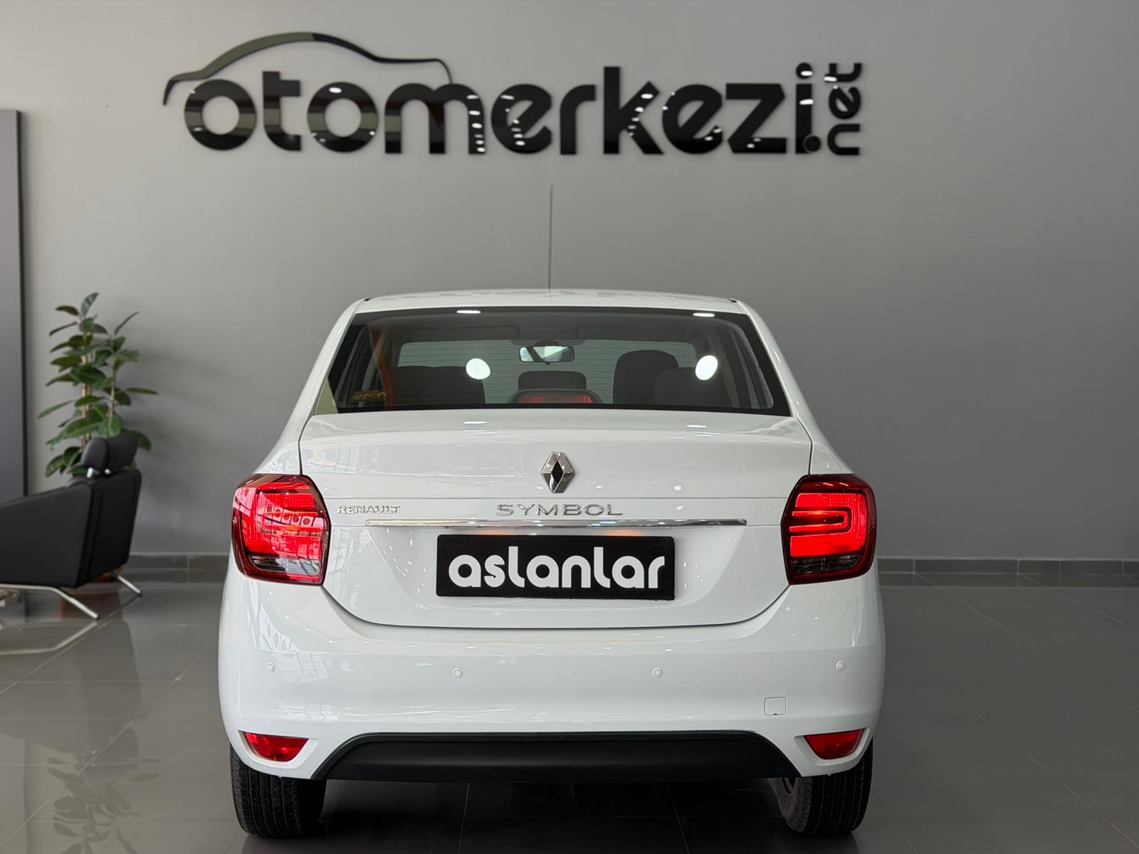 RENAULT SYMBOL 3
