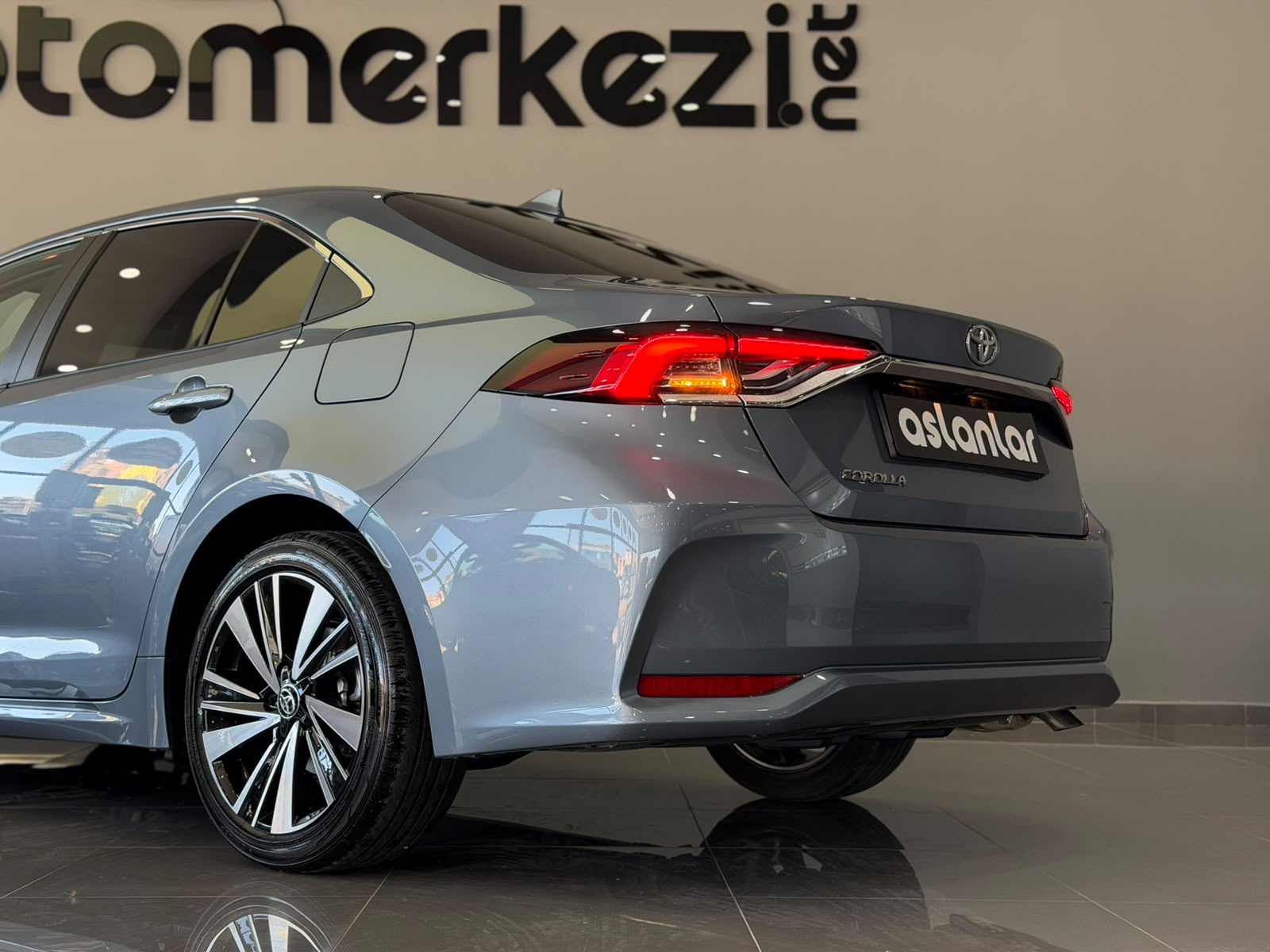 TOYOTA COROLLA 18