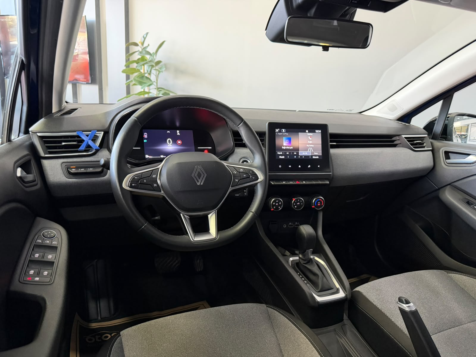 RENAULT CLIO 18