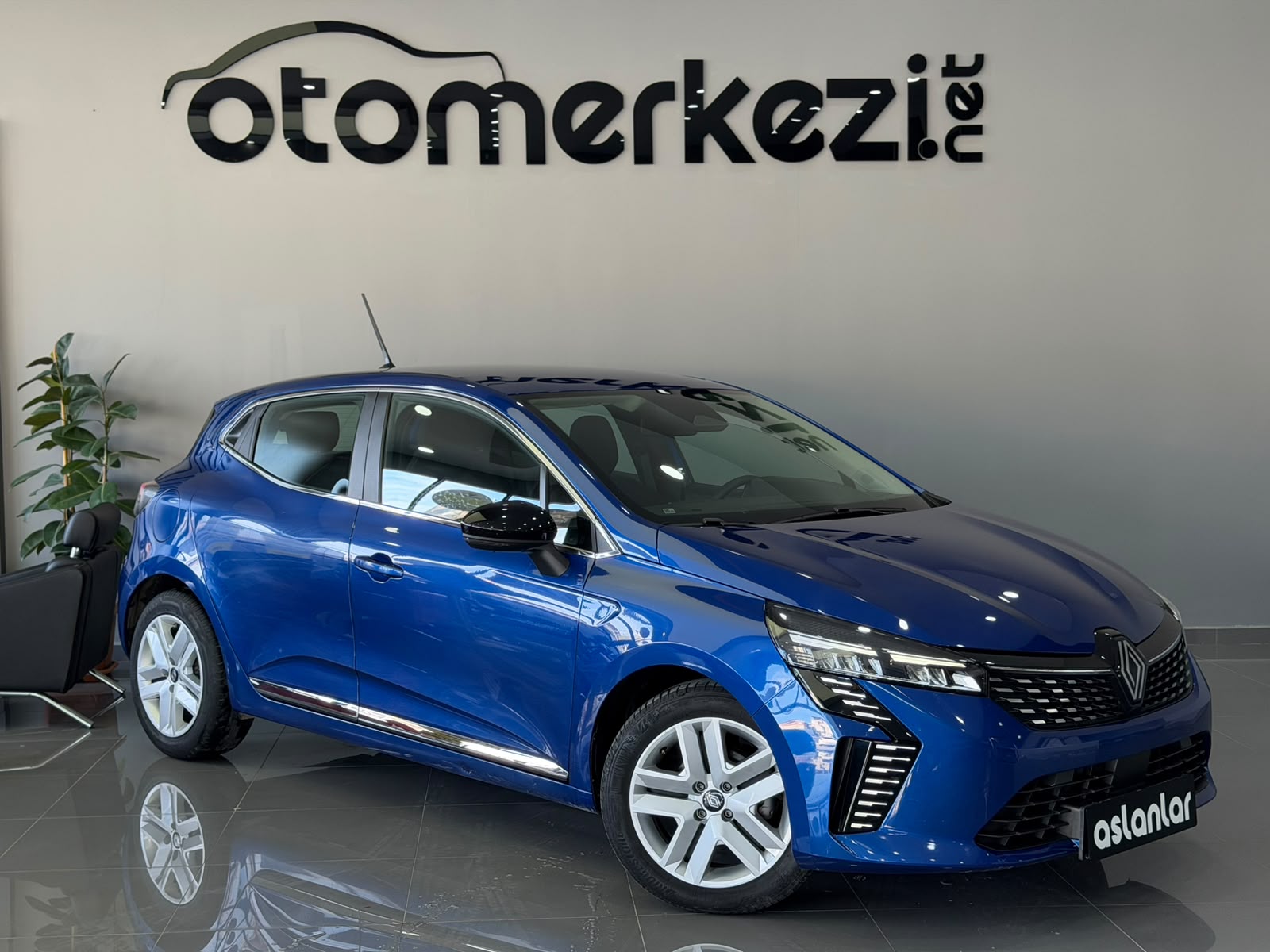 RENAULT CLIO 24