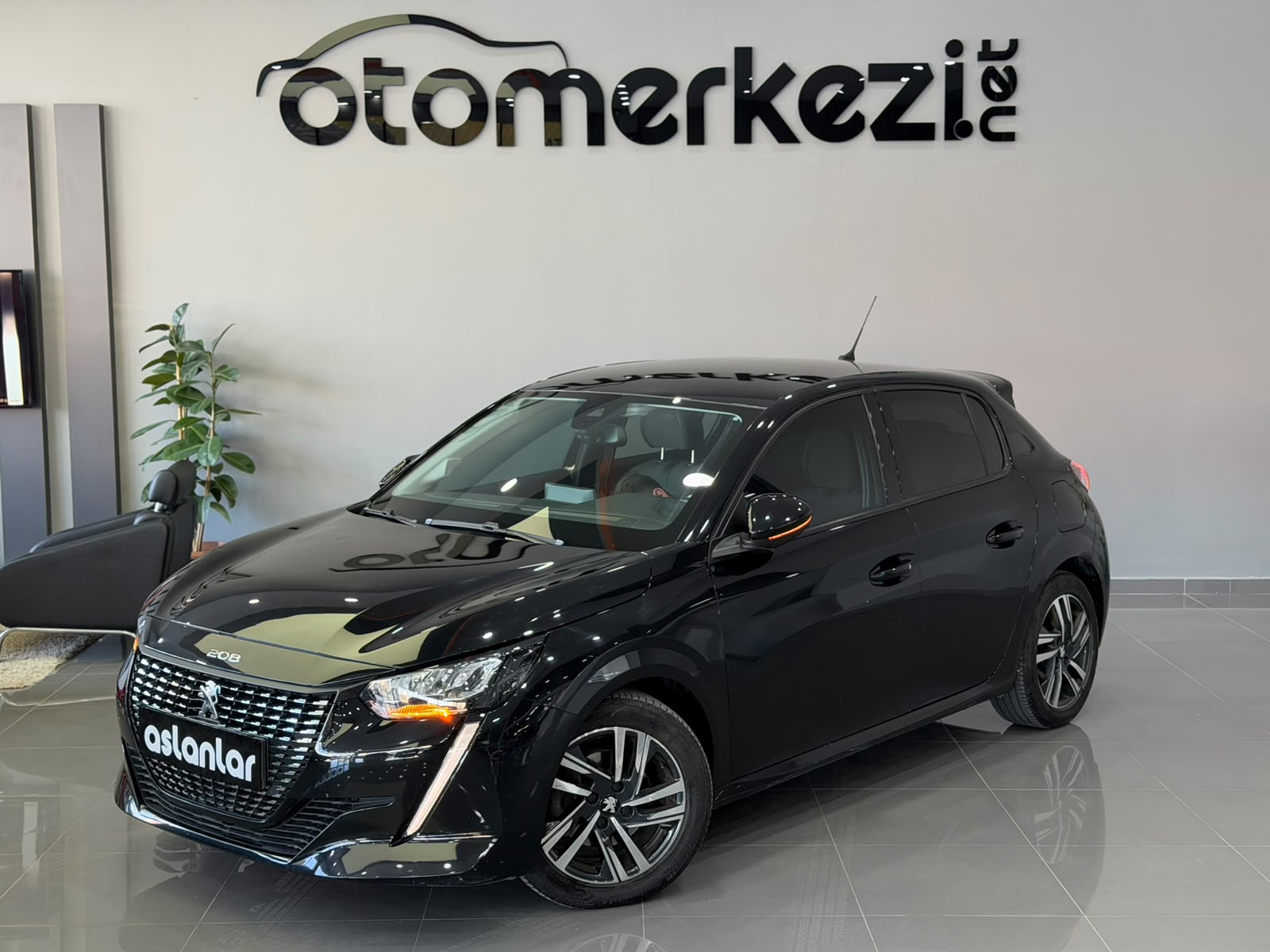 PEUGEOT 208 1