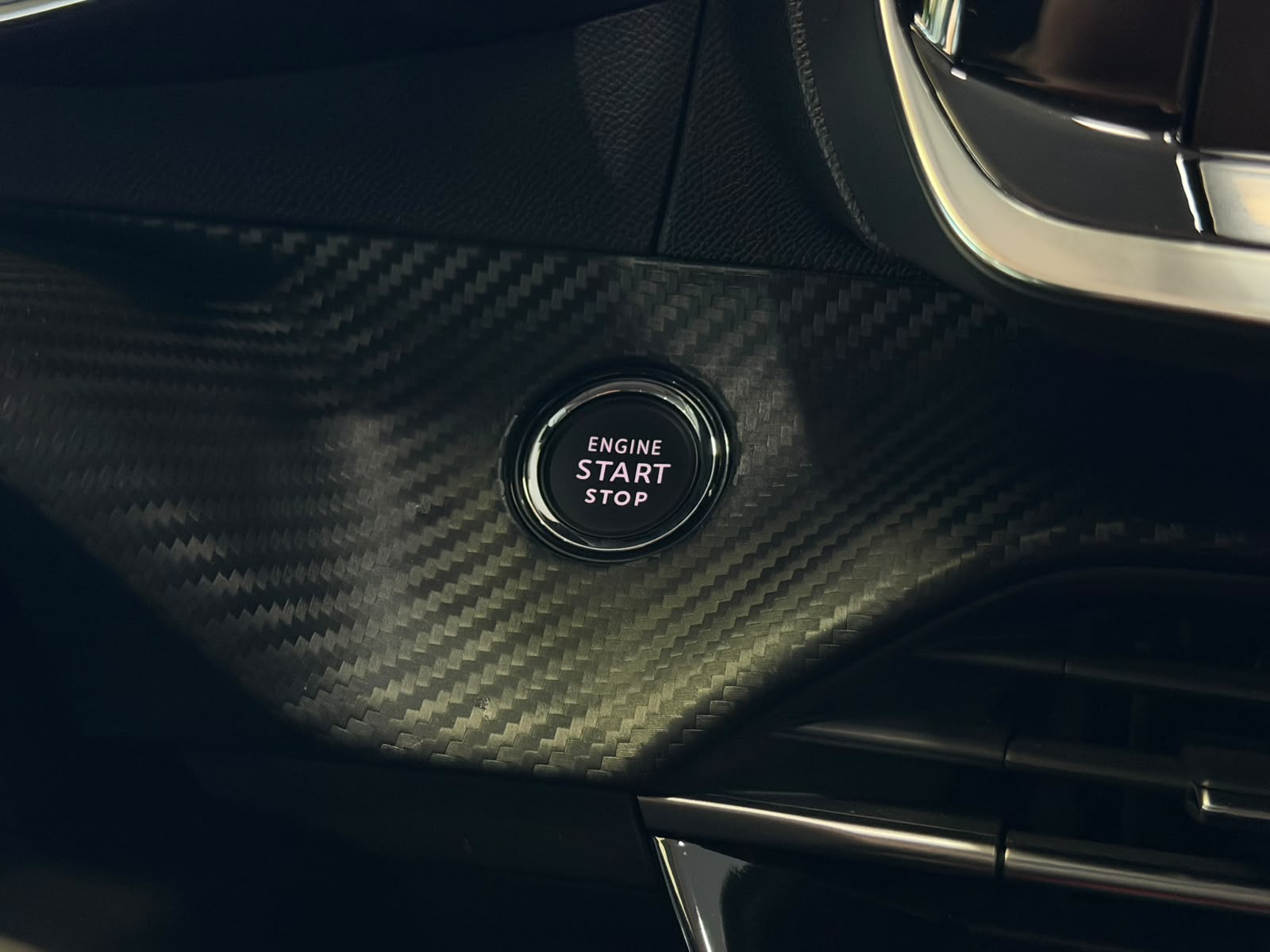 PEUGEOT 208 7