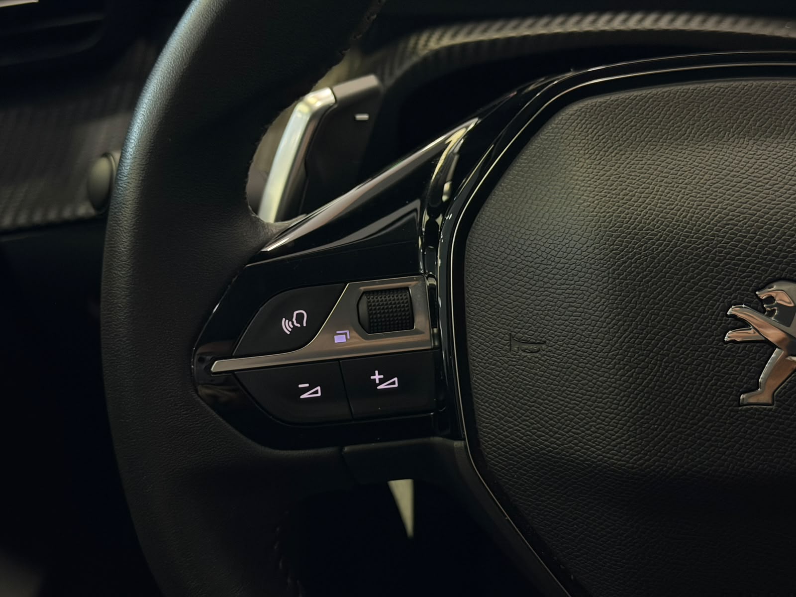 PEUGEOT 208 14
