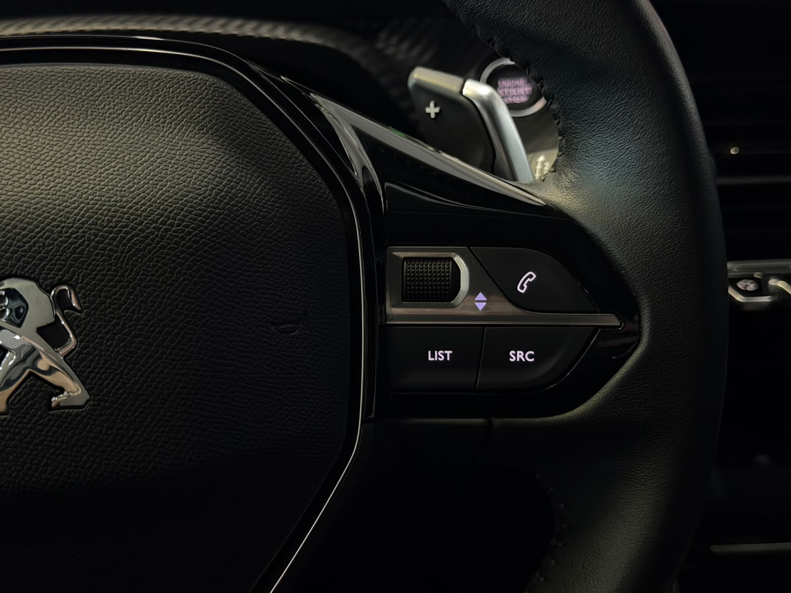 PEUGEOT 208 15