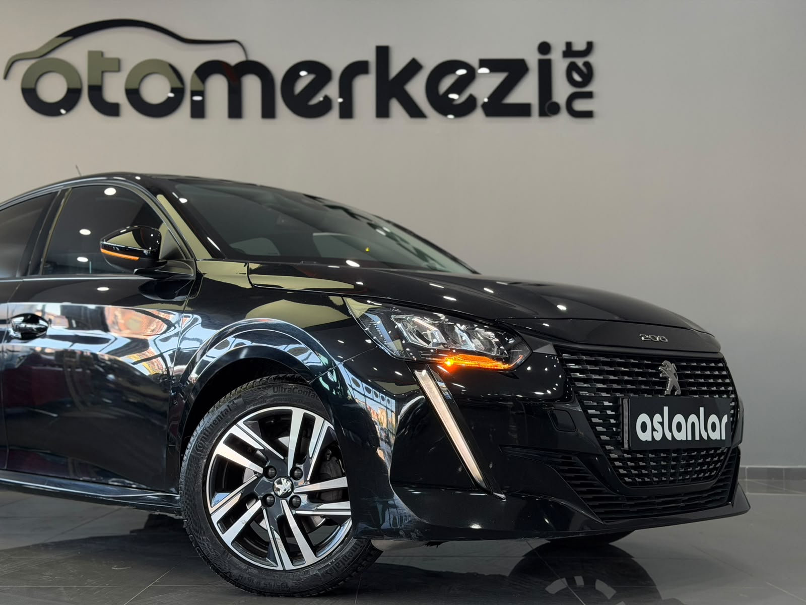 PEUGEOT 208 16