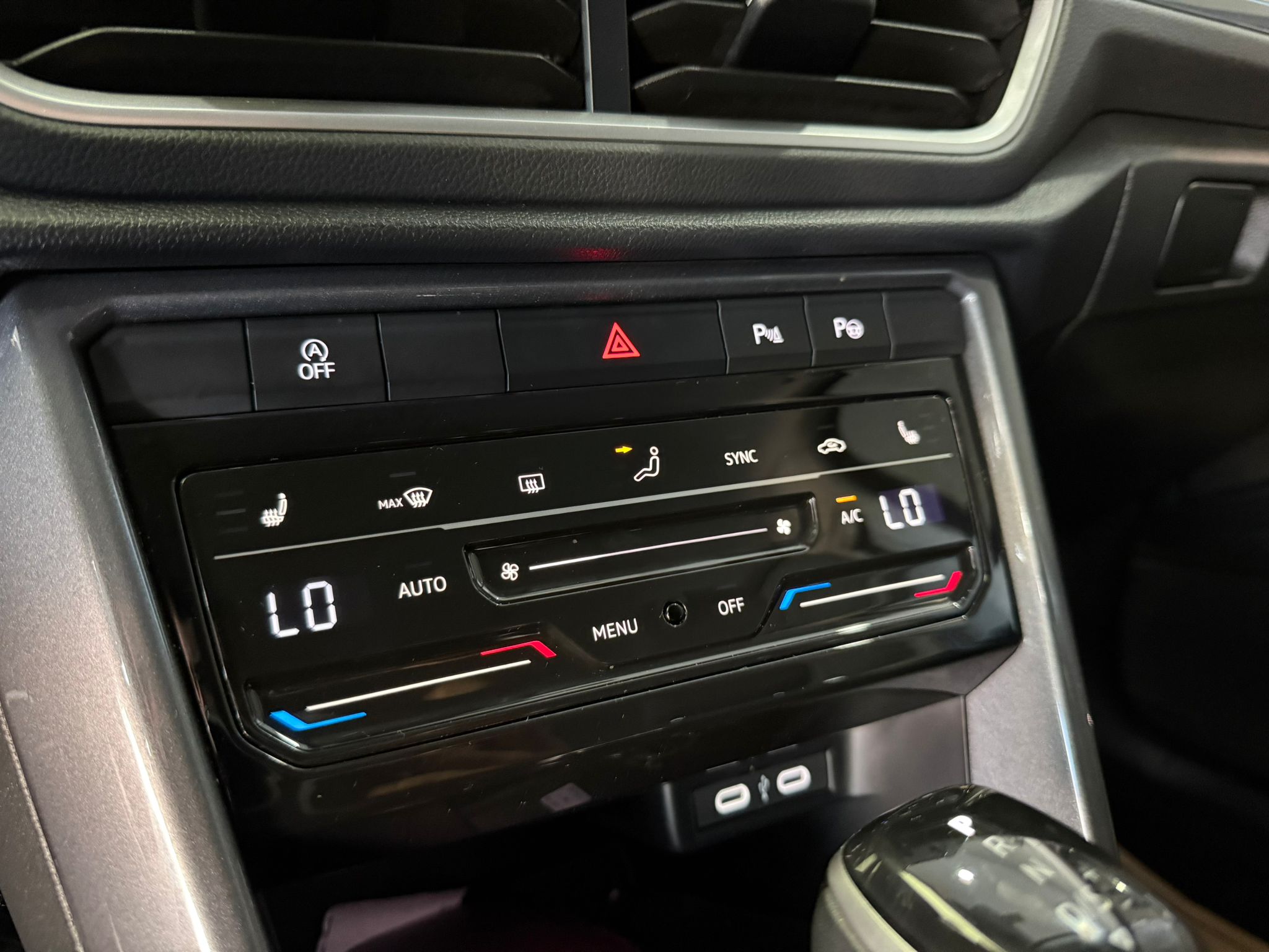 VOLKSWAGEN T-ROC 5