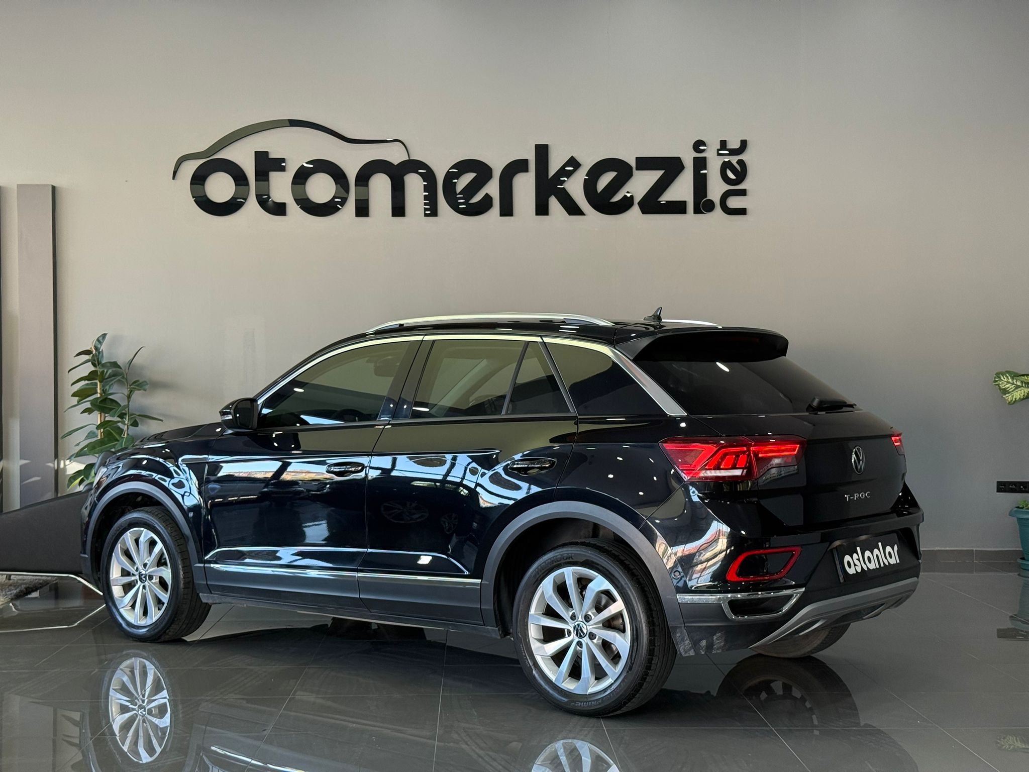 VOLKSWAGEN T-ROC 7