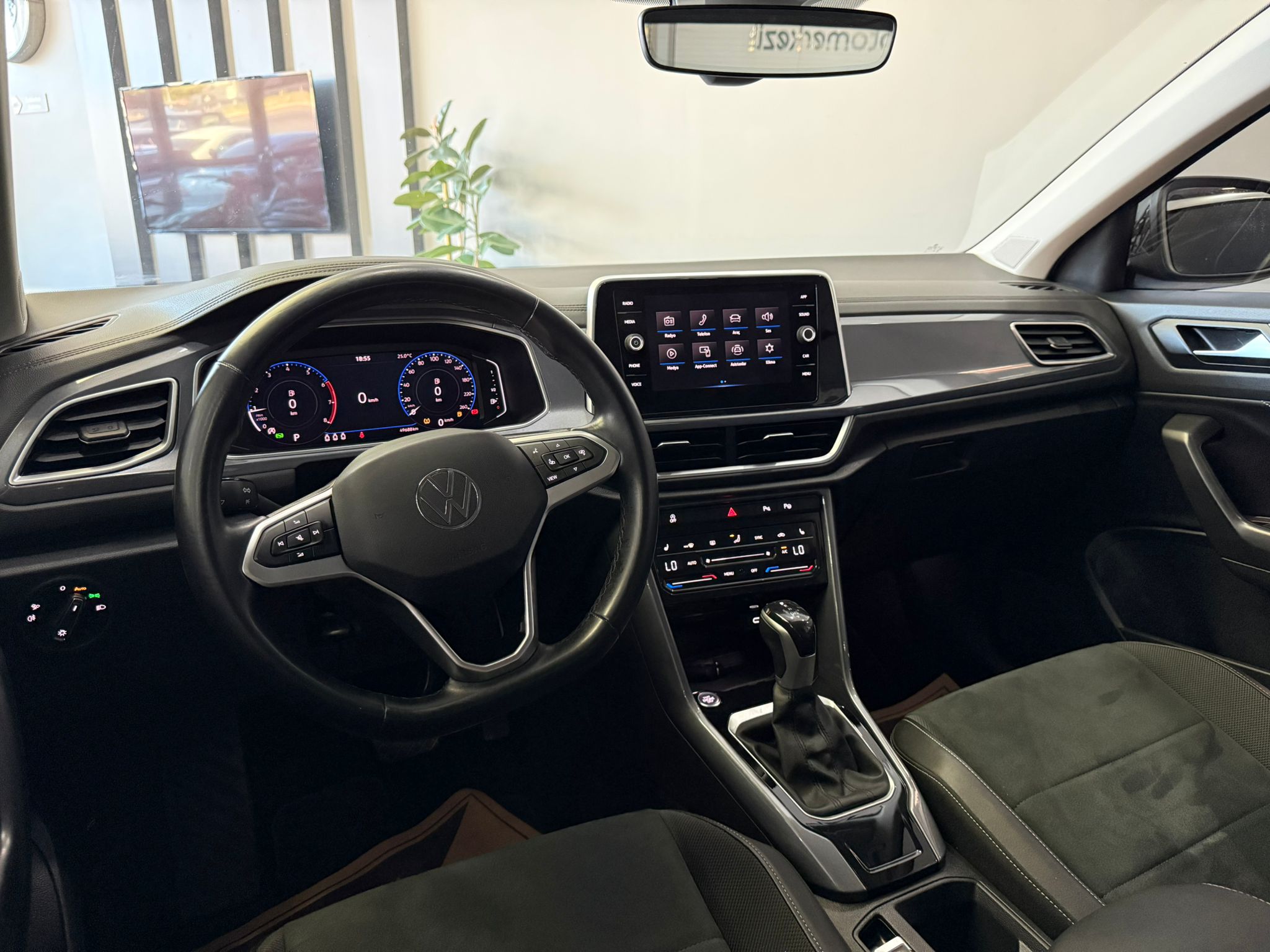 VOLKSWAGEN T-ROC 20