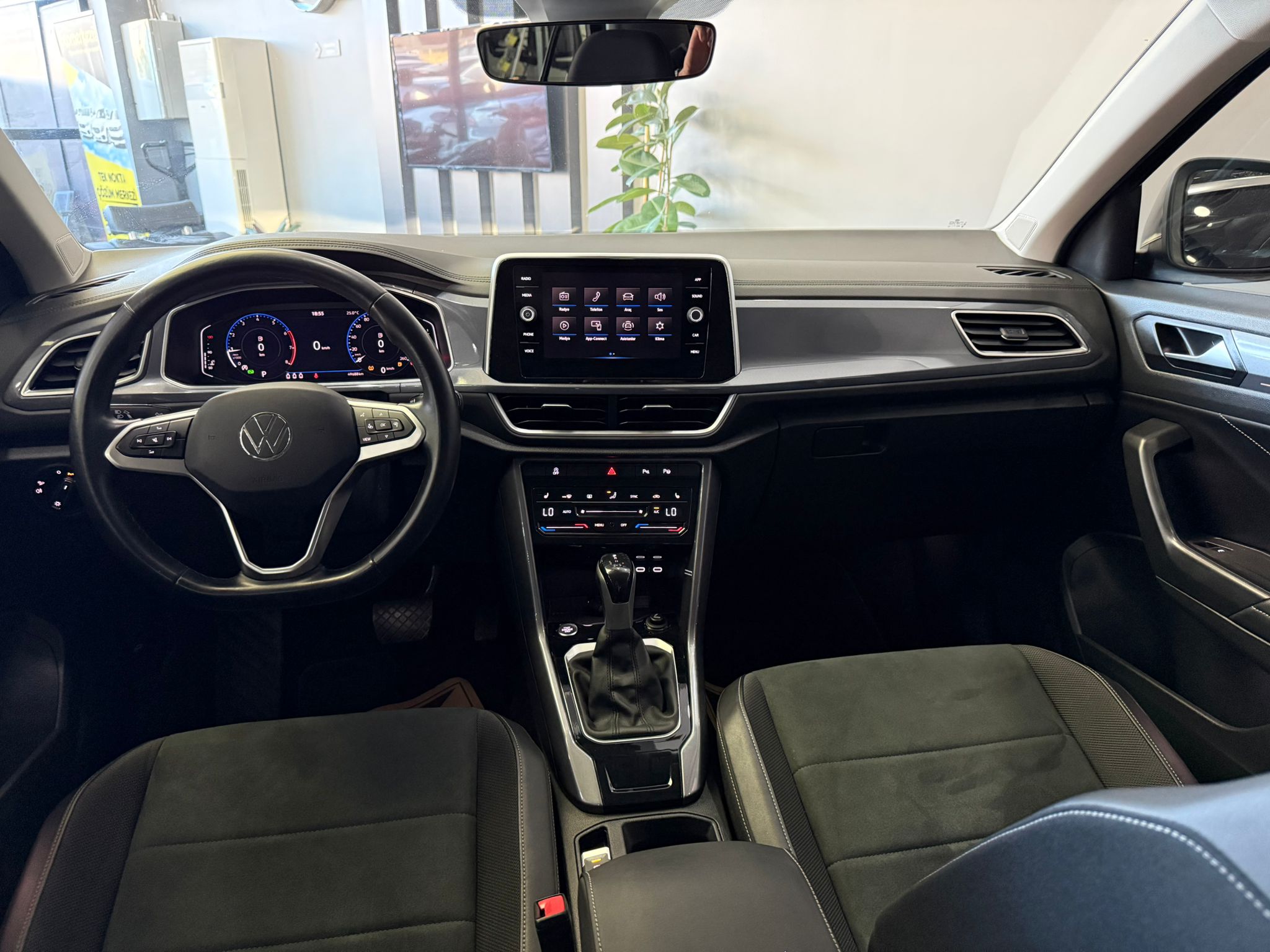 VOLKSWAGEN T-ROC 22
