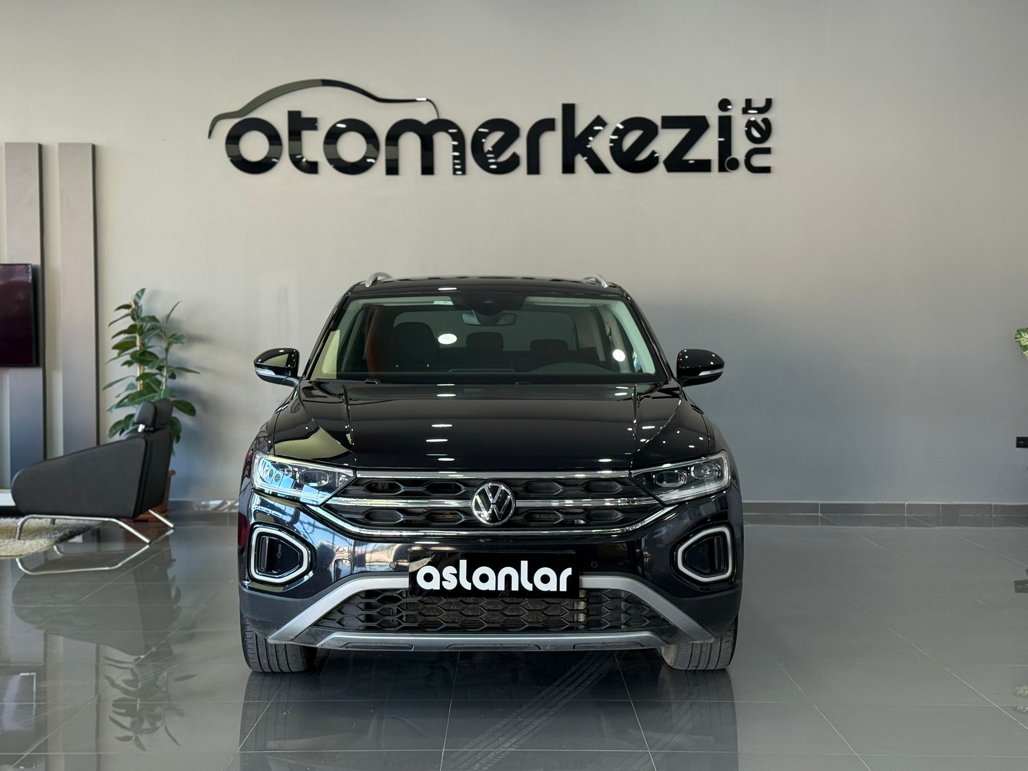 VOLKSWAGEN T-ROC 23