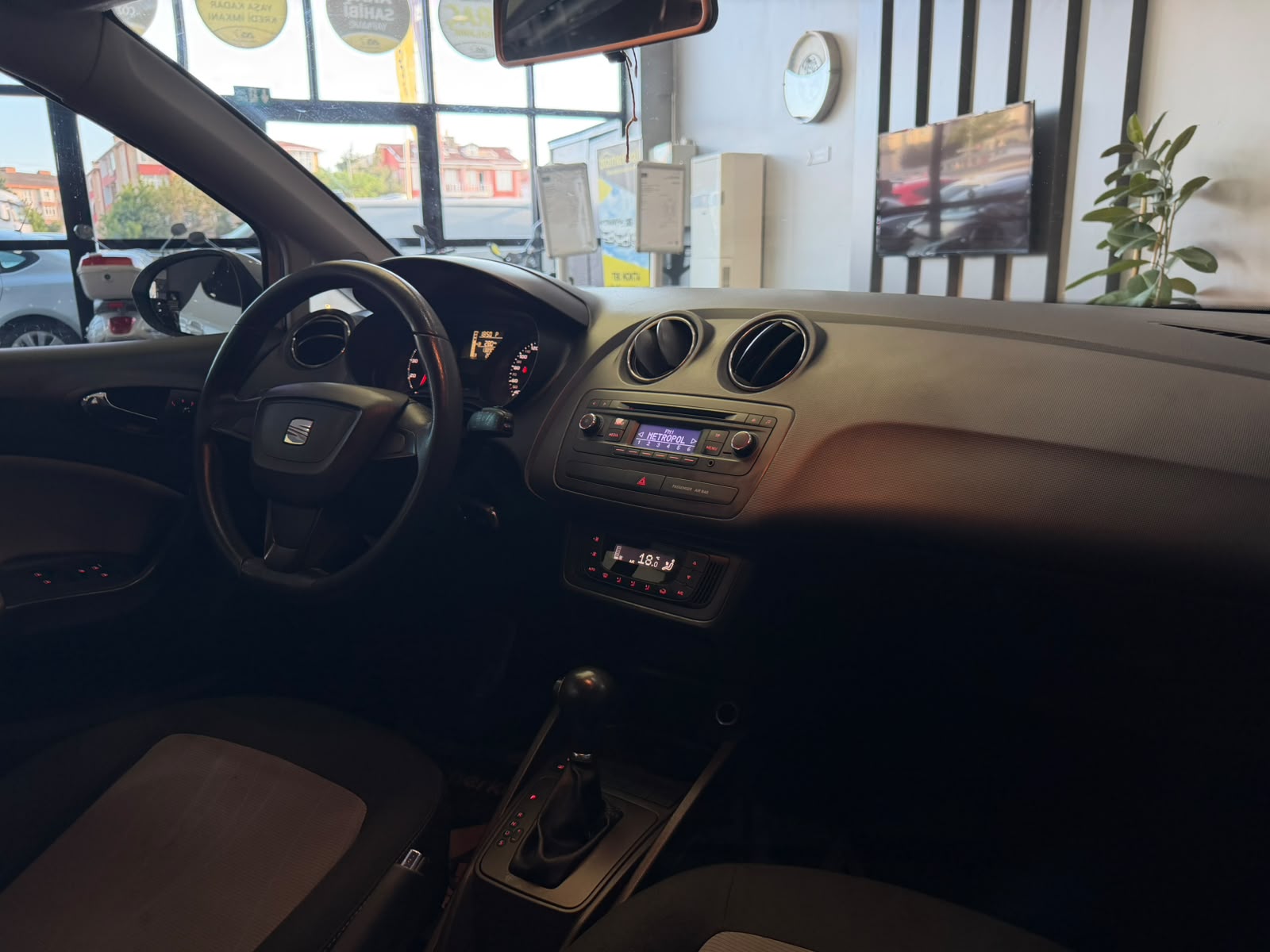 SEAT IBIZA 17