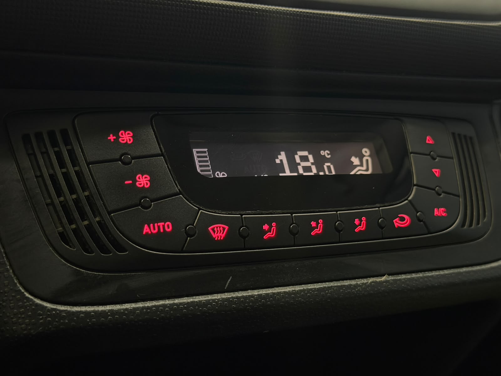 SEAT IBIZA 24