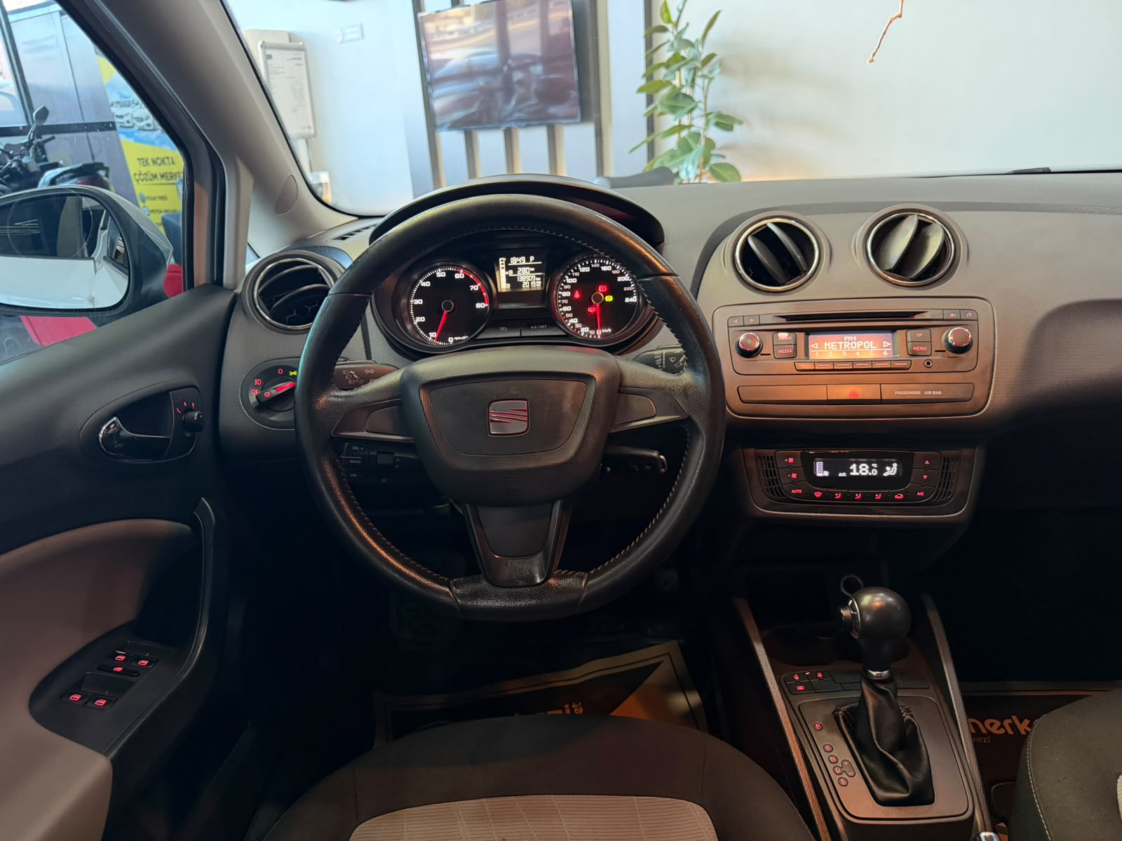 SEAT IBIZA 26