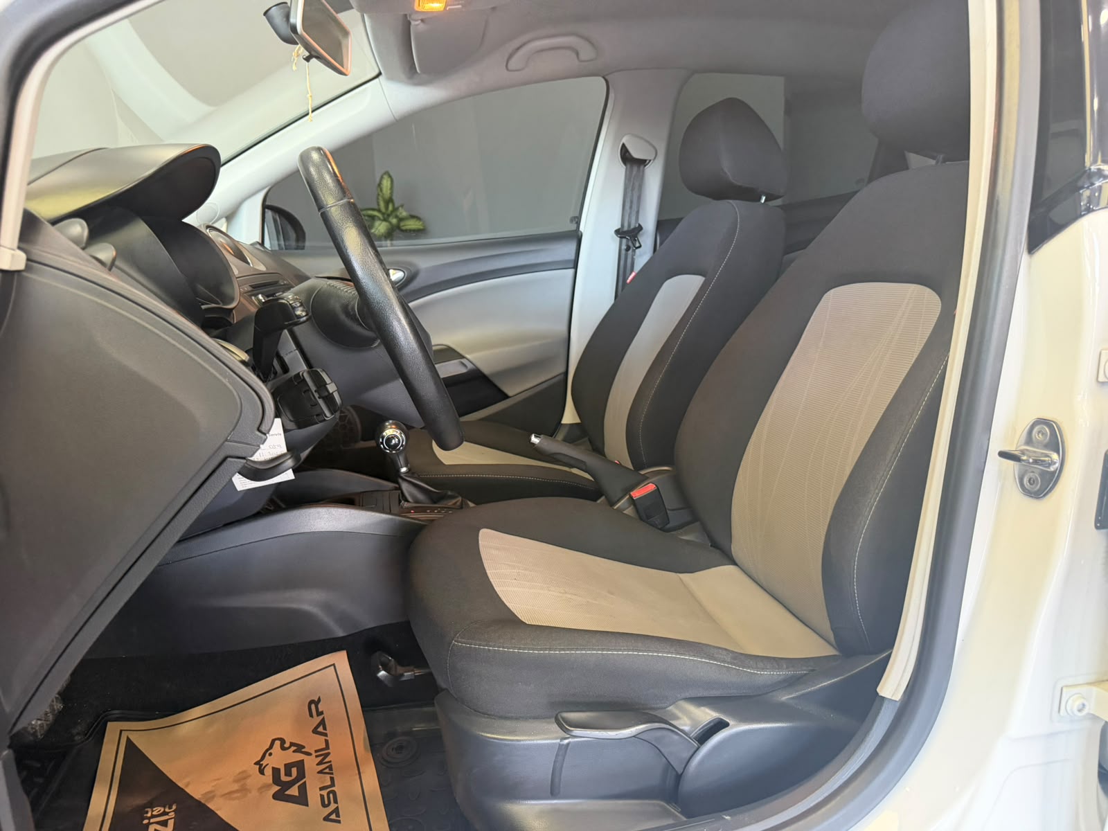 SEAT IBIZA 27