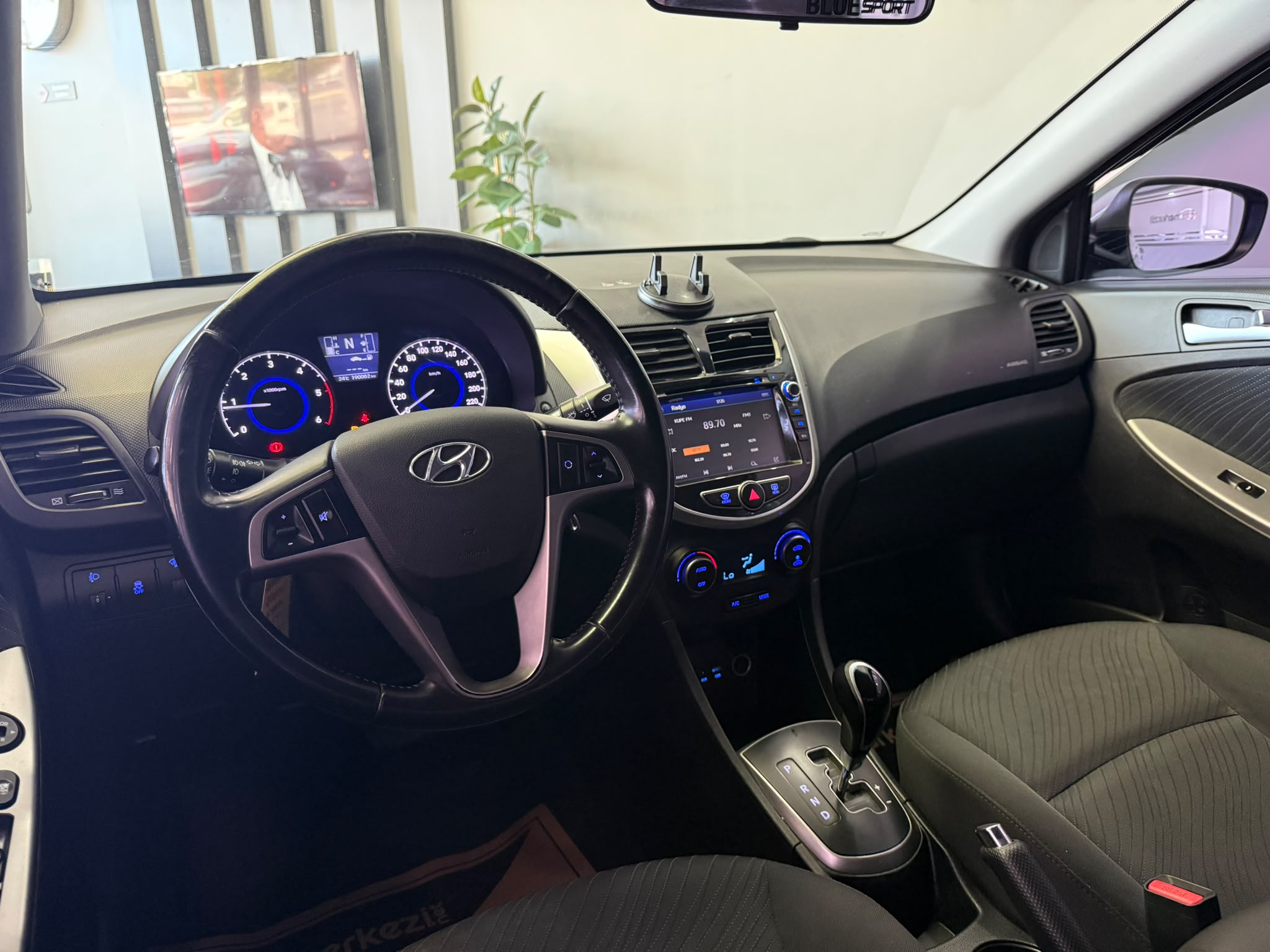 HYUNDAI ACCENT 1