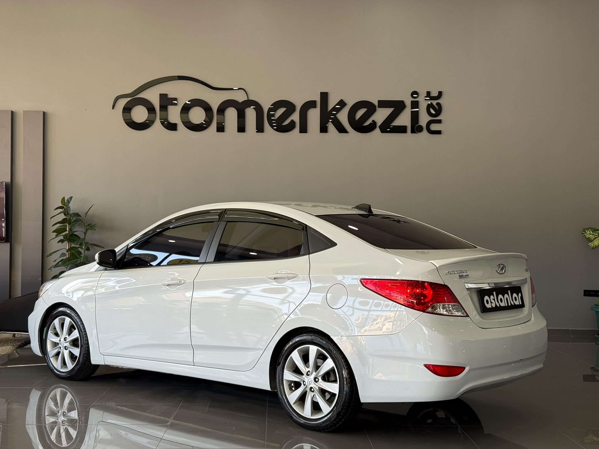 HYUNDAI ACCENT 4