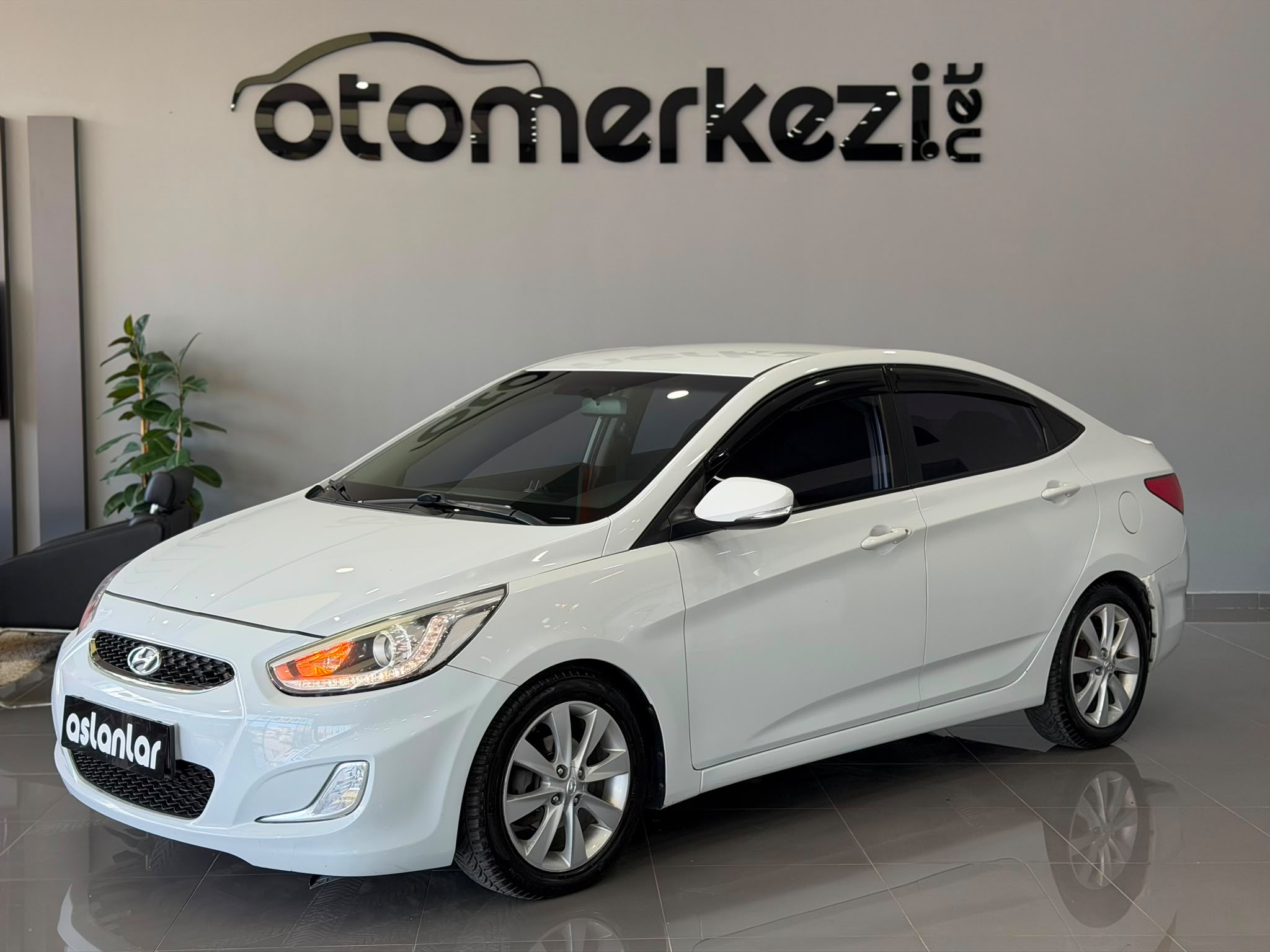 HYUNDAI ACCENT 11