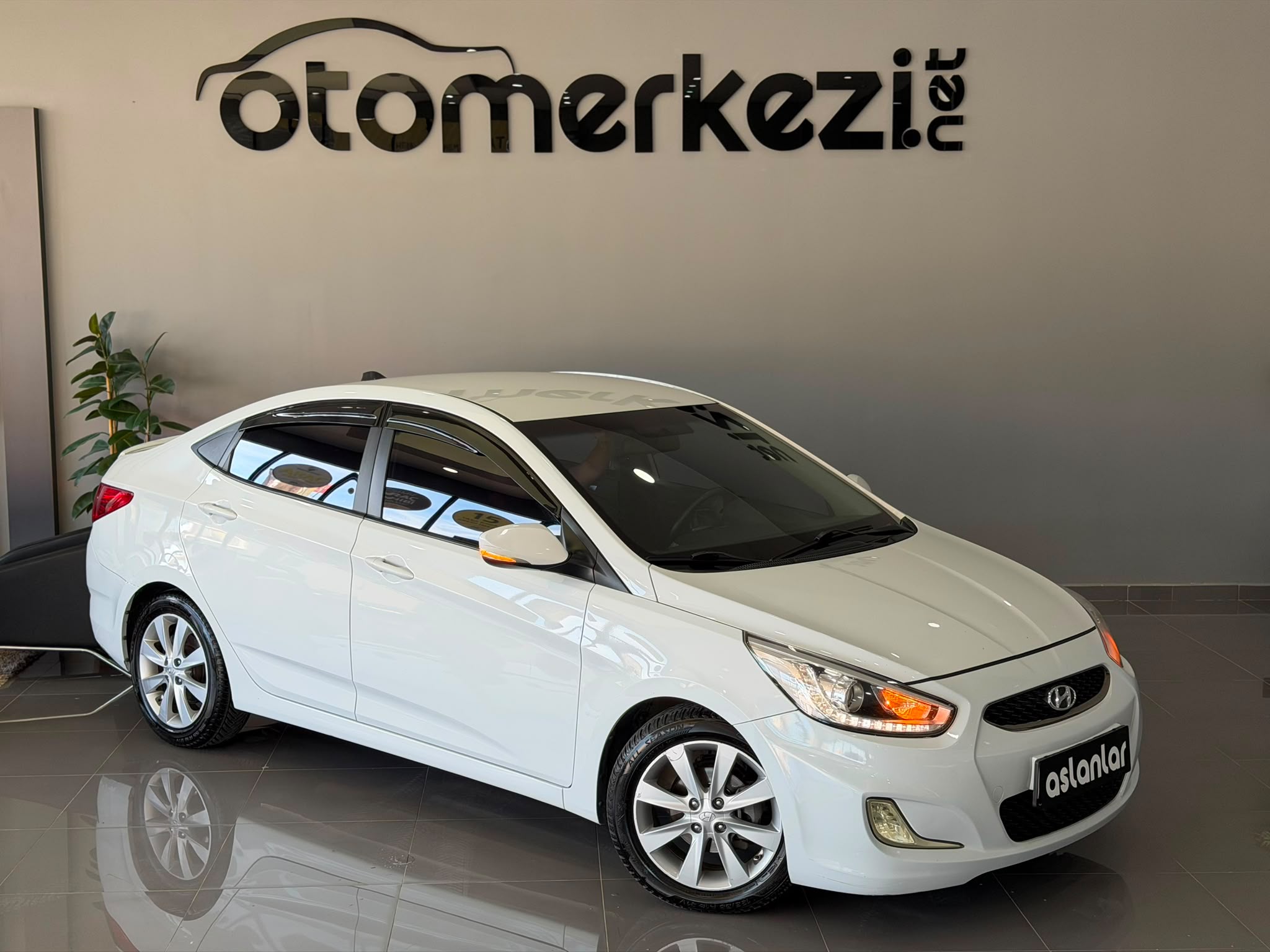 HYUNDAI ACCENT 16