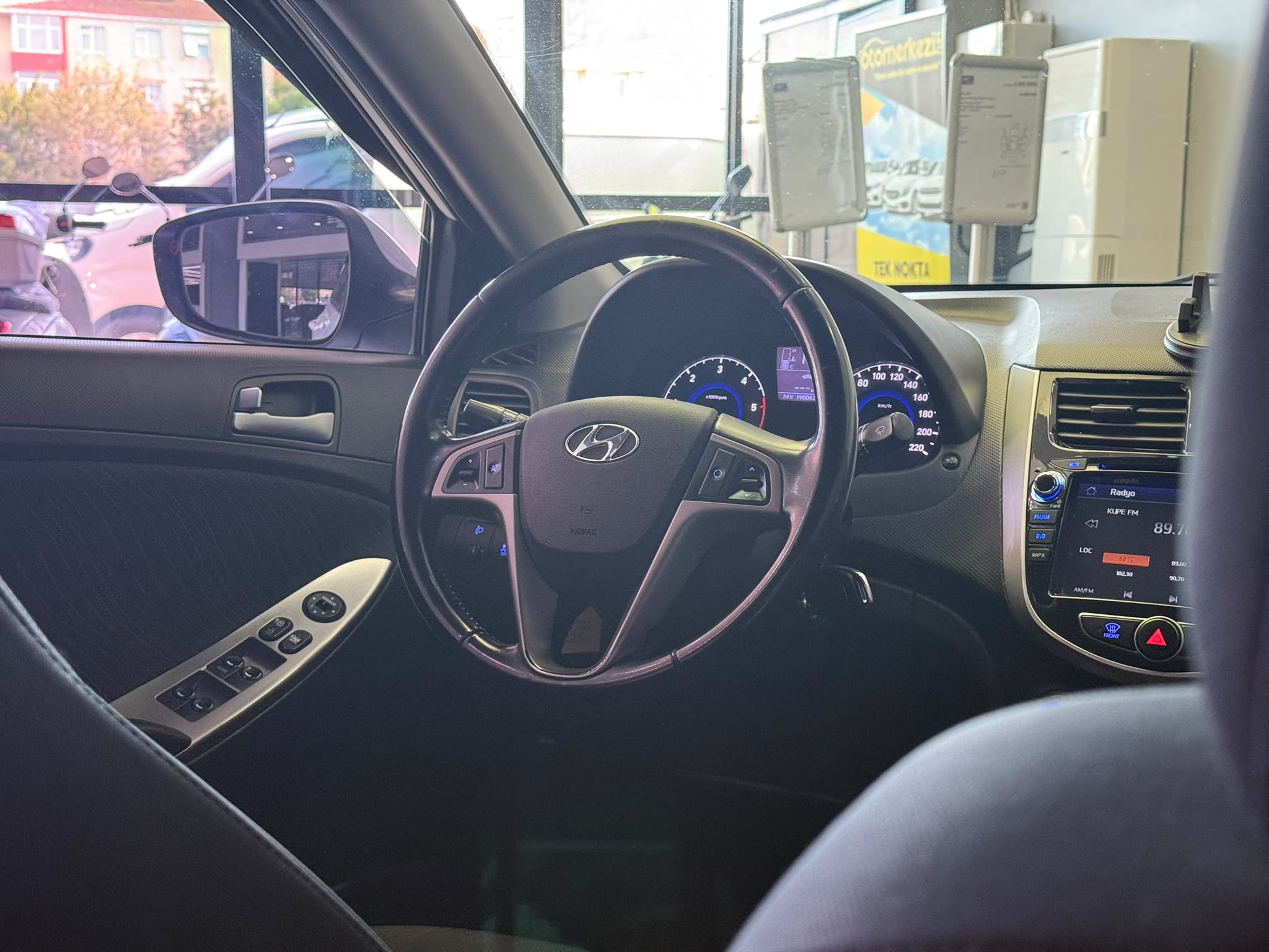 HYUNDAI ACCENT 20