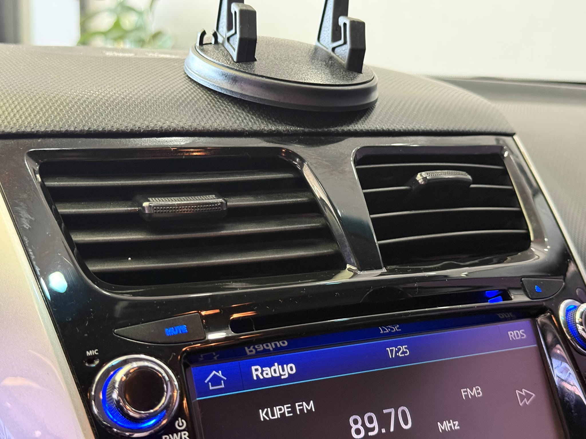 HYUNDAI ACCENT 23