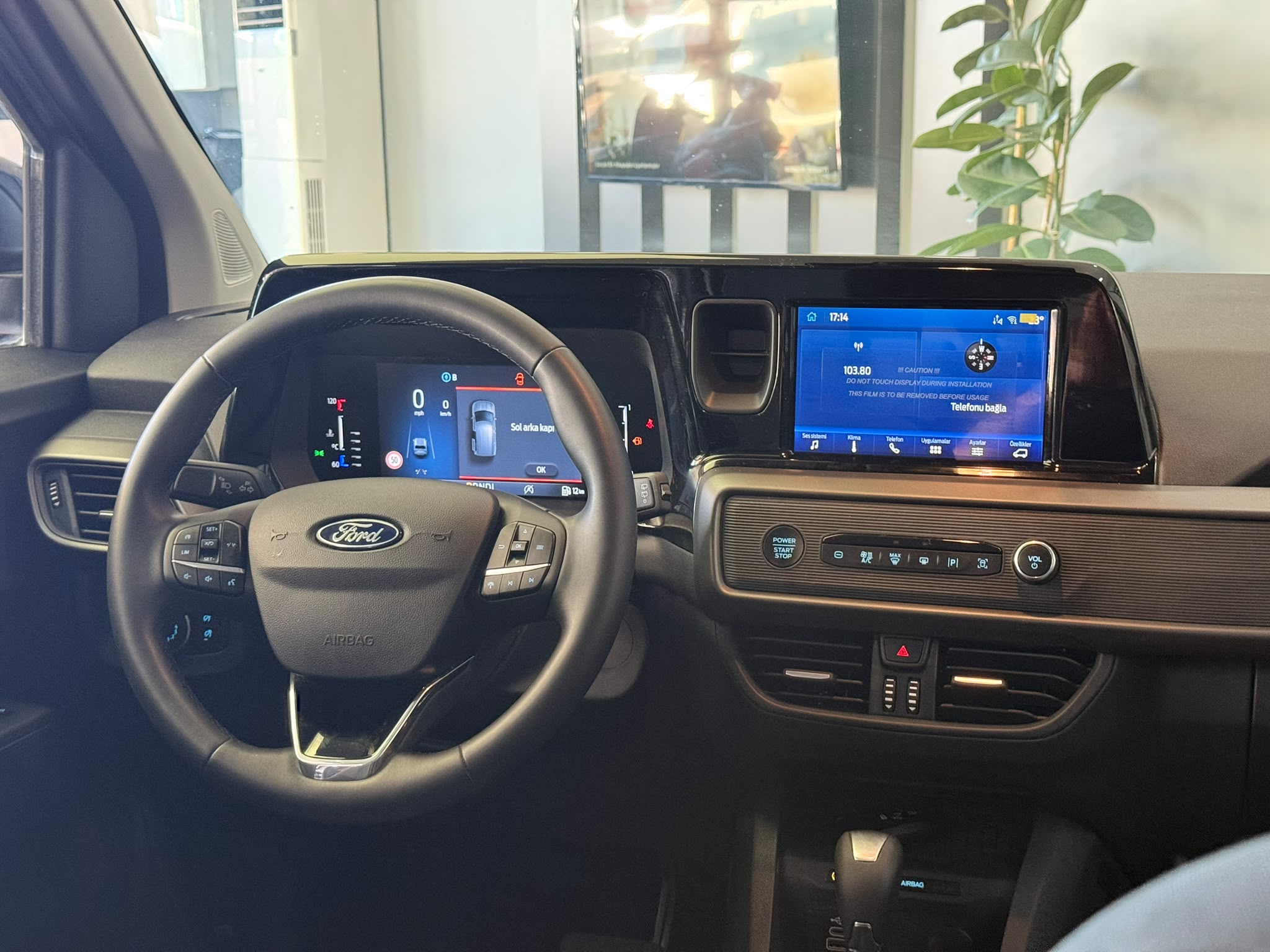 FORD TOURNEOCOURIER 4