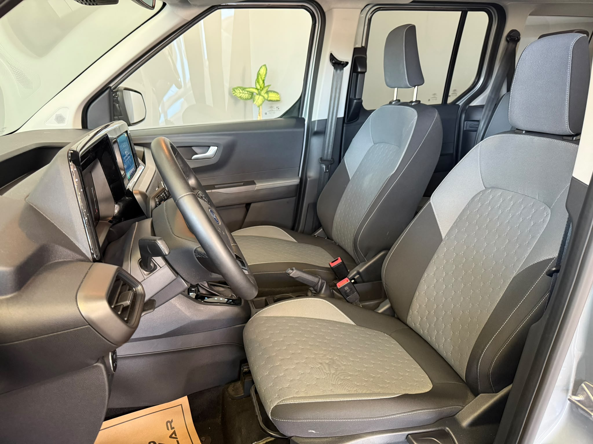 FORD TOURNEOCOURIER 6