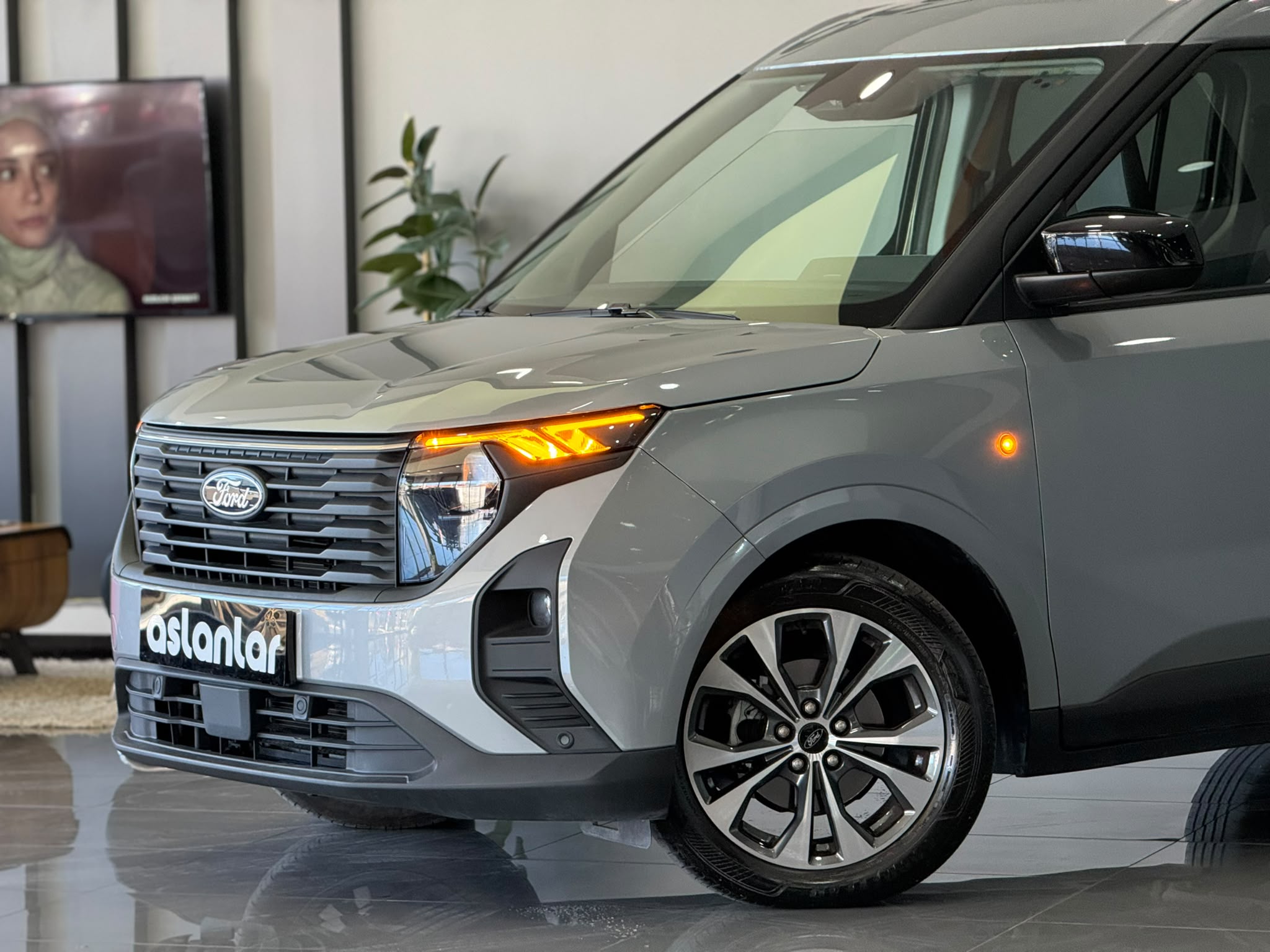 FORD TOURNEOCOURIER 7