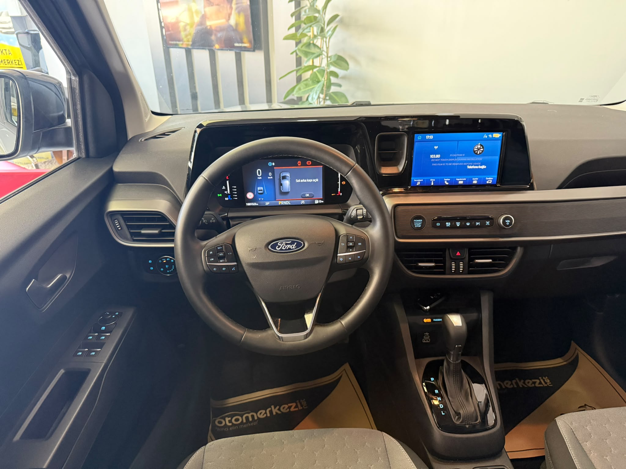 FORD TOURNEOCOURIER 10