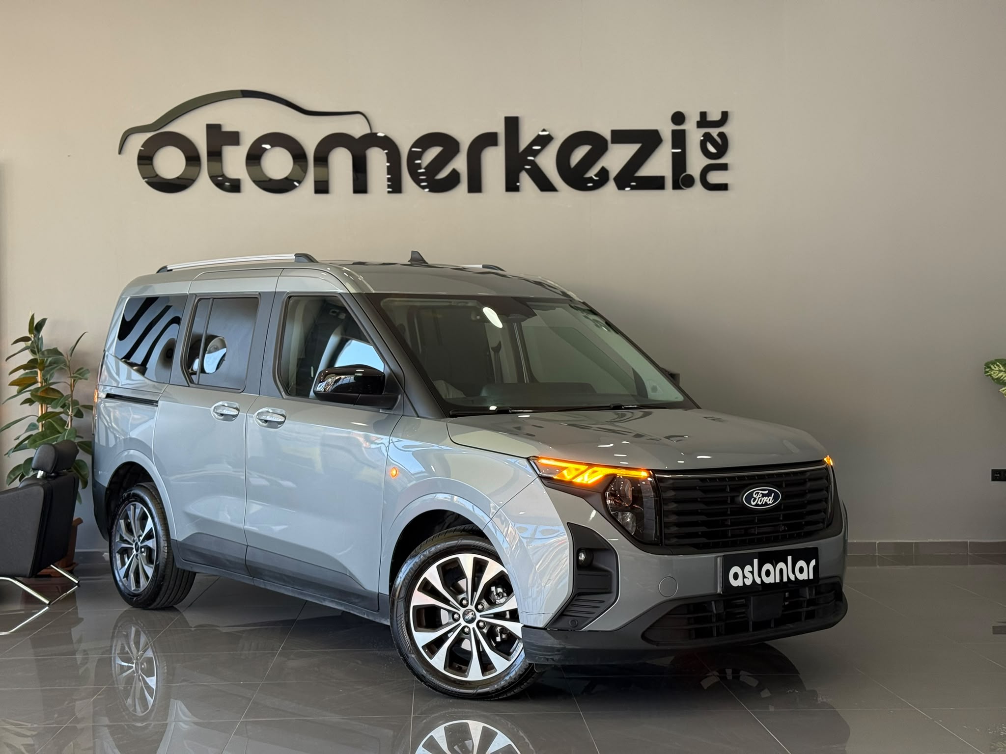 FORD TOURNEOCOURIER 15
