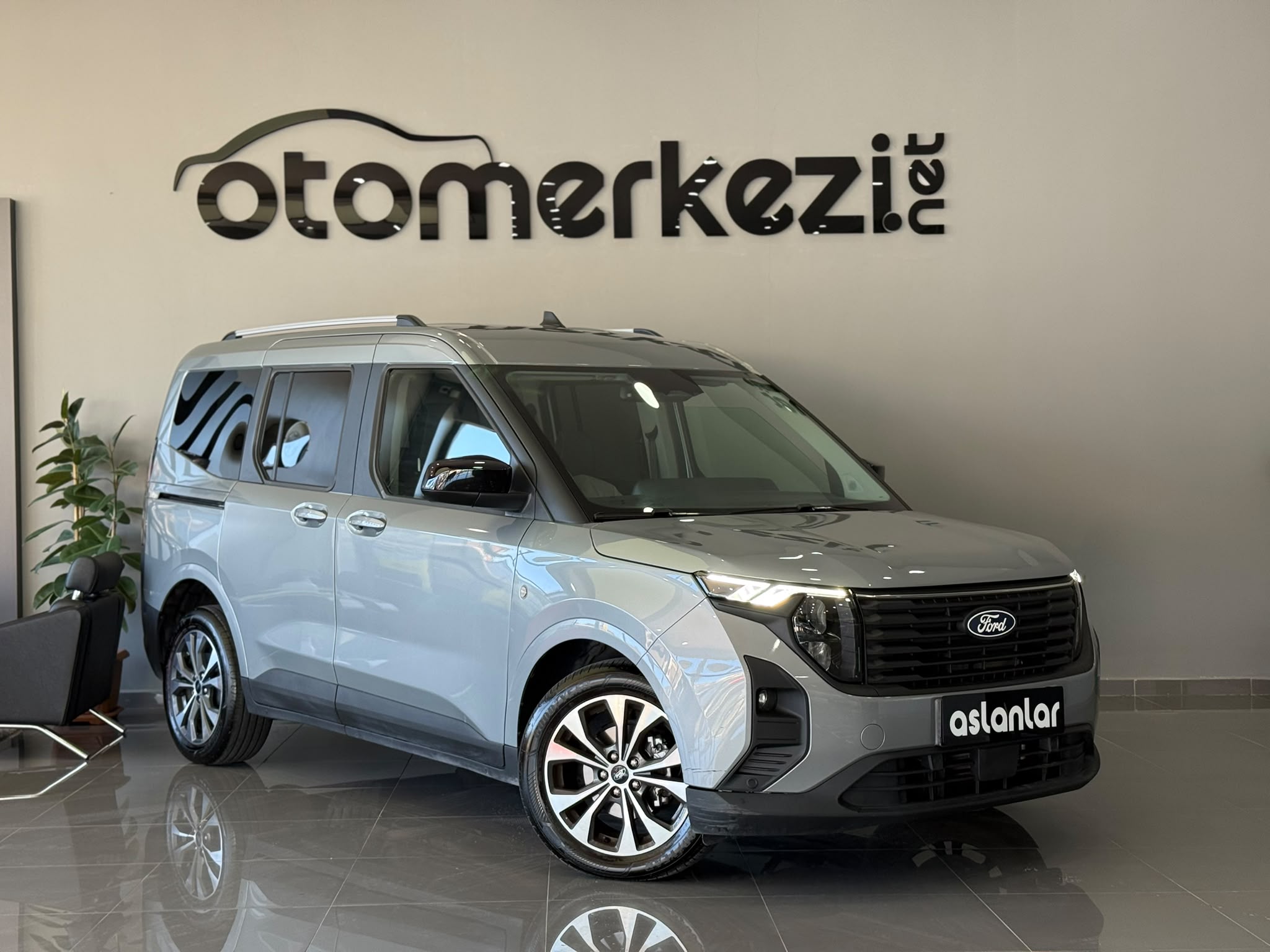 FORD TOURNEOCOURIER 21