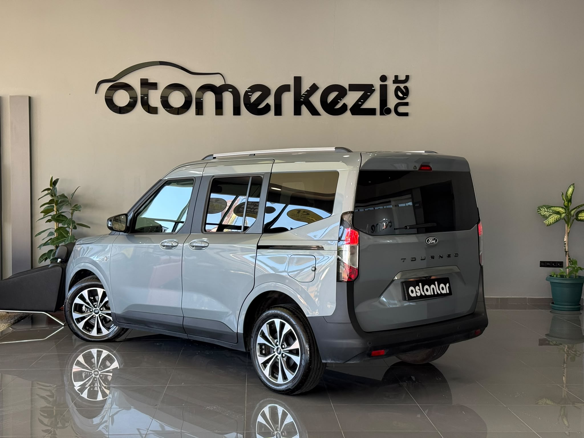 FORD TOURNEOCOURIER 22