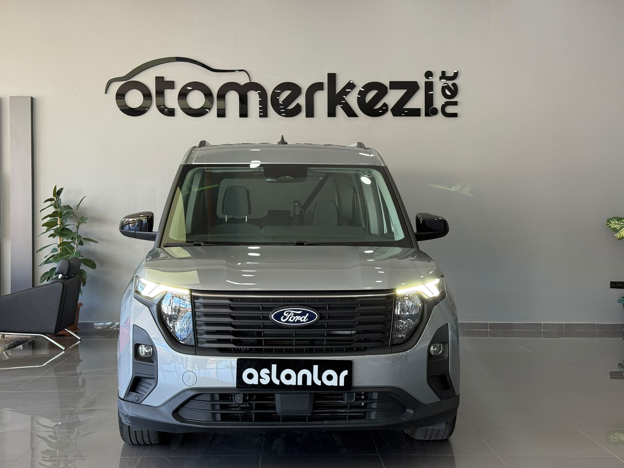 FORD TOURNEOCOURIER 30