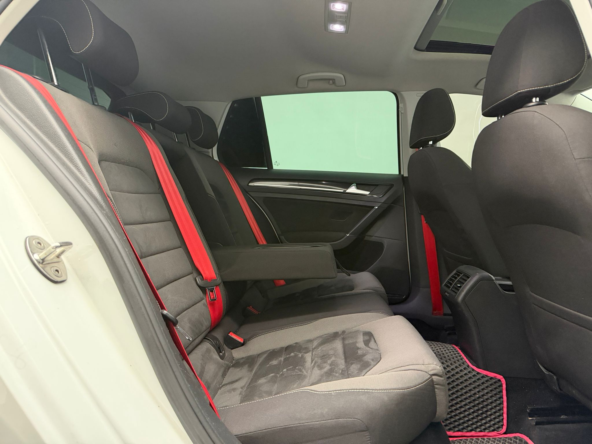 VOLKSWAGEN GOLF 9