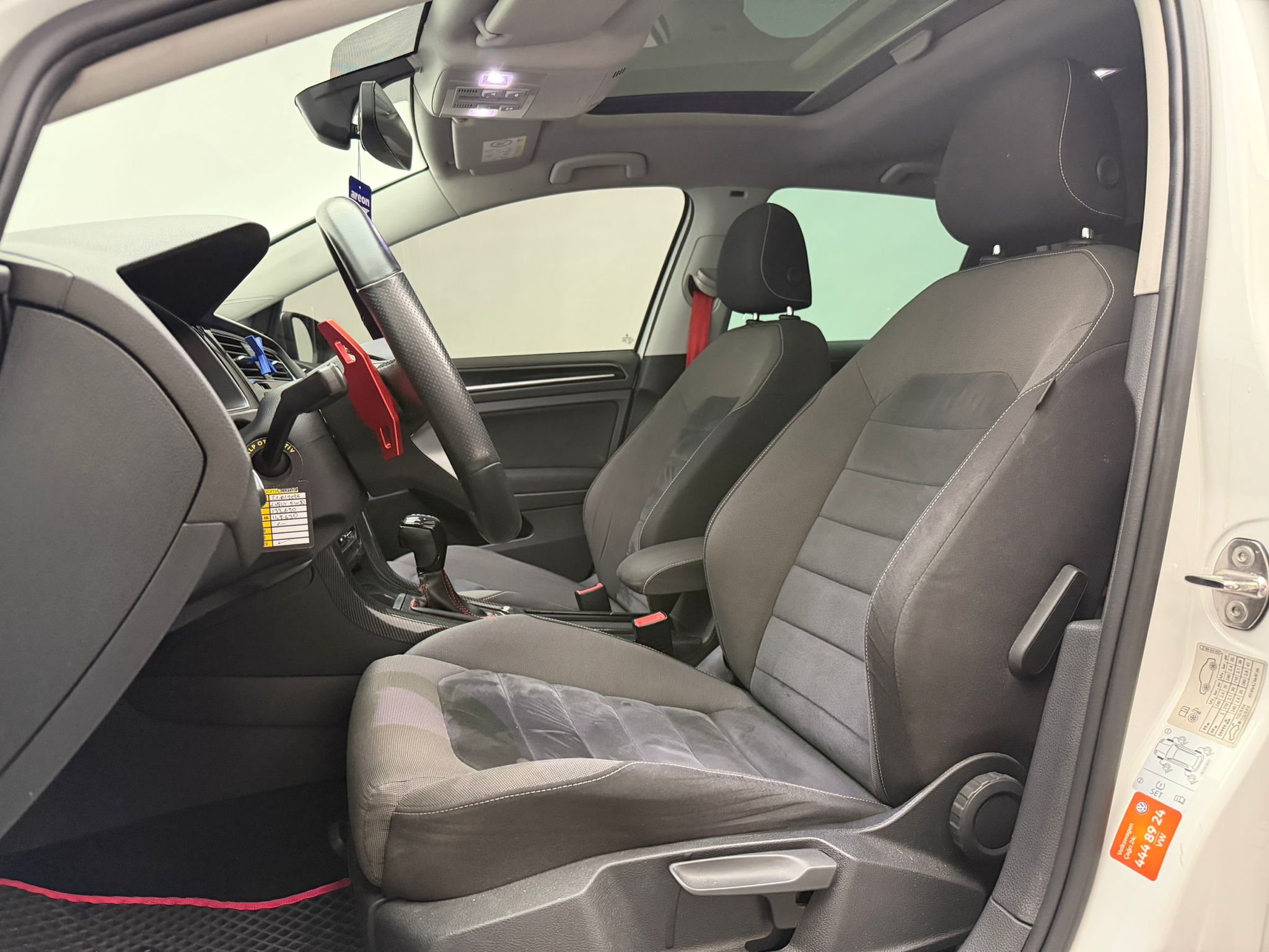 VOLKSWAGEN GOLF 15