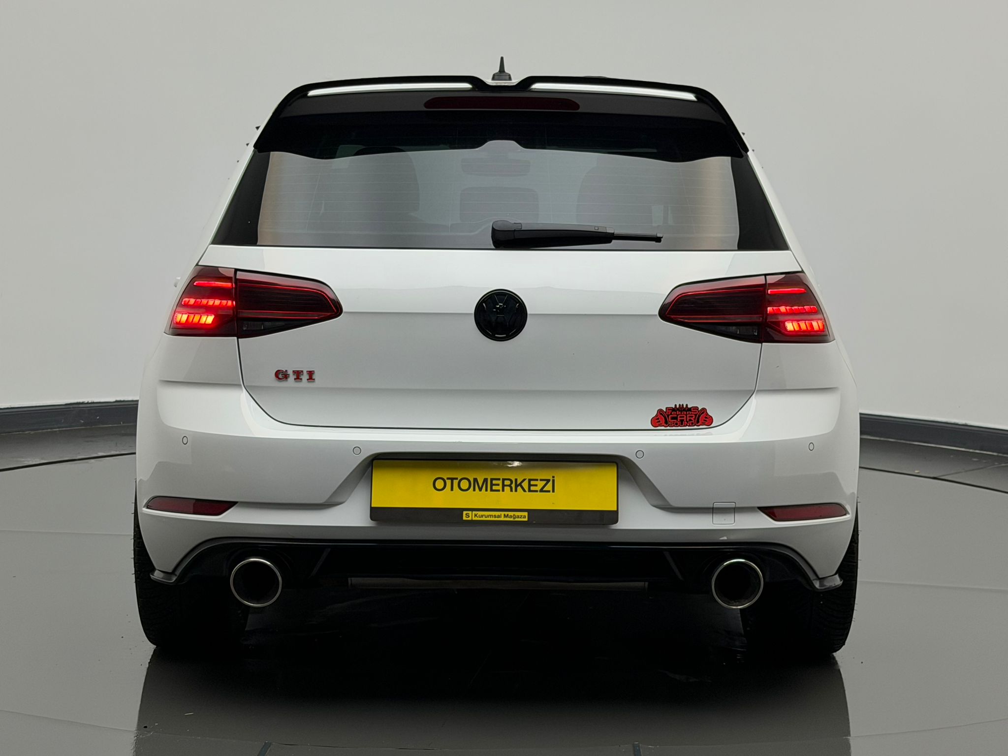 VOLKSWAGEN GOLF 24