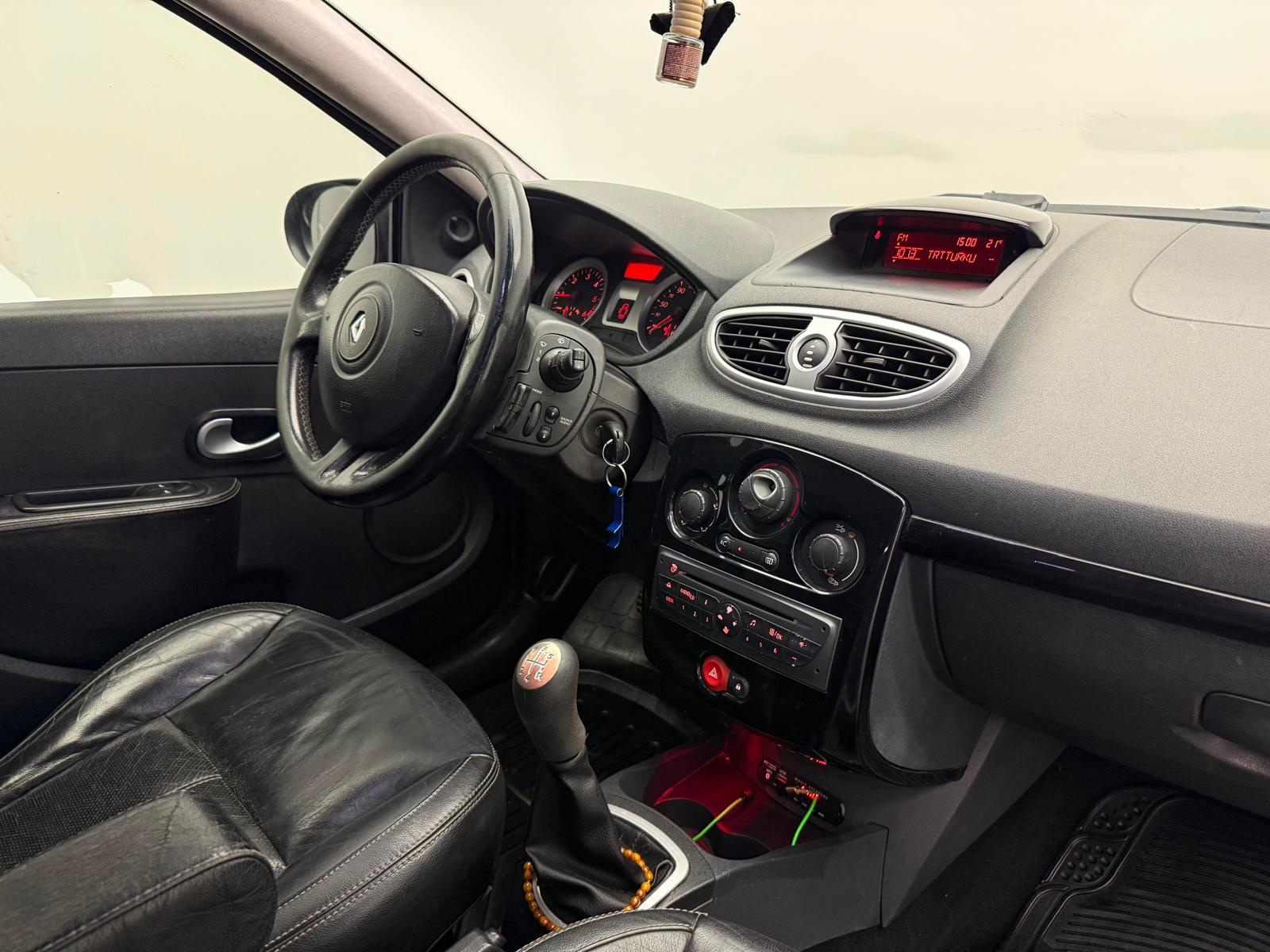 RENAULT CLIO 9